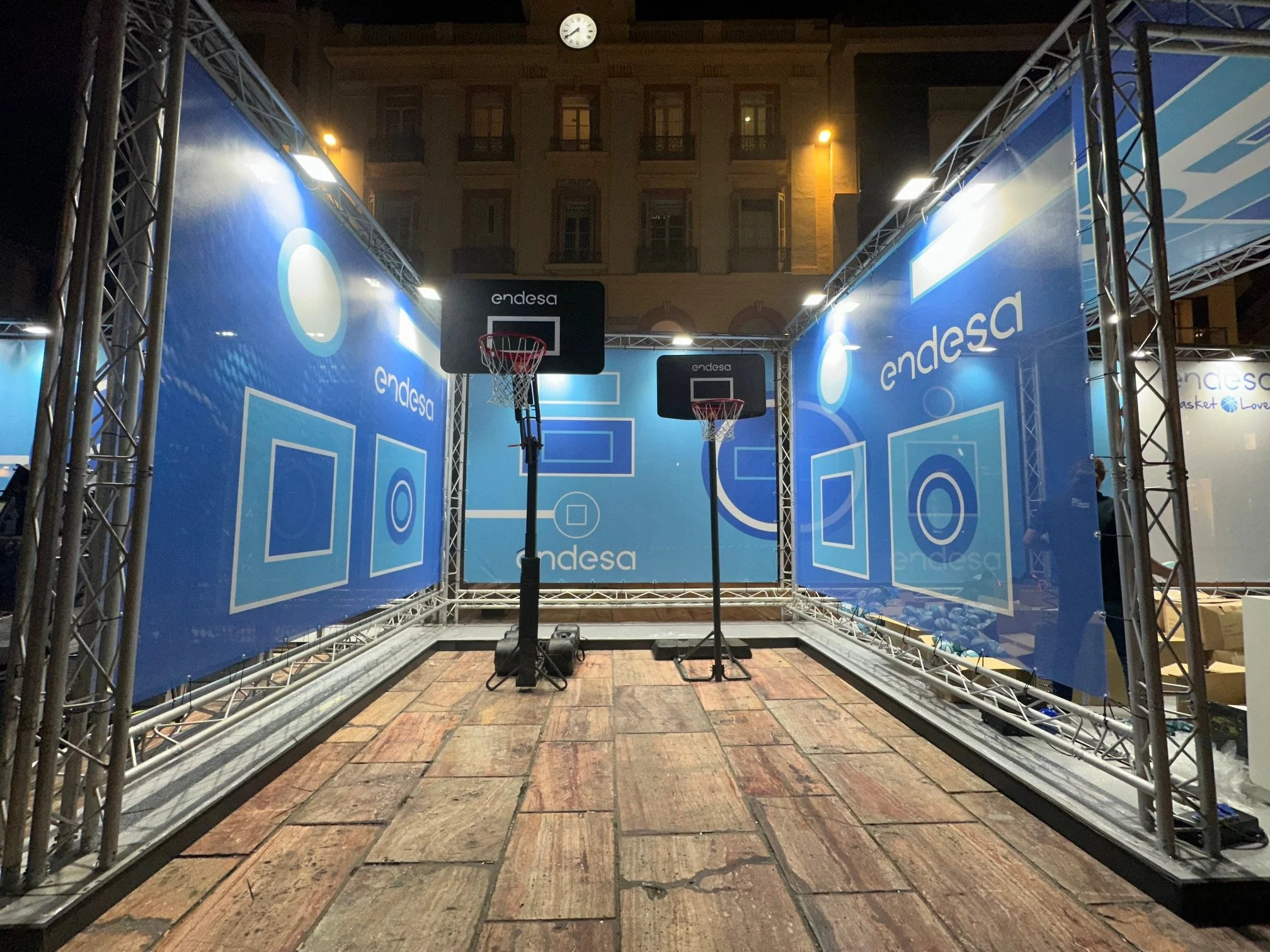 Truss hire, printing and flooring for endesa. Event production in Málaga.