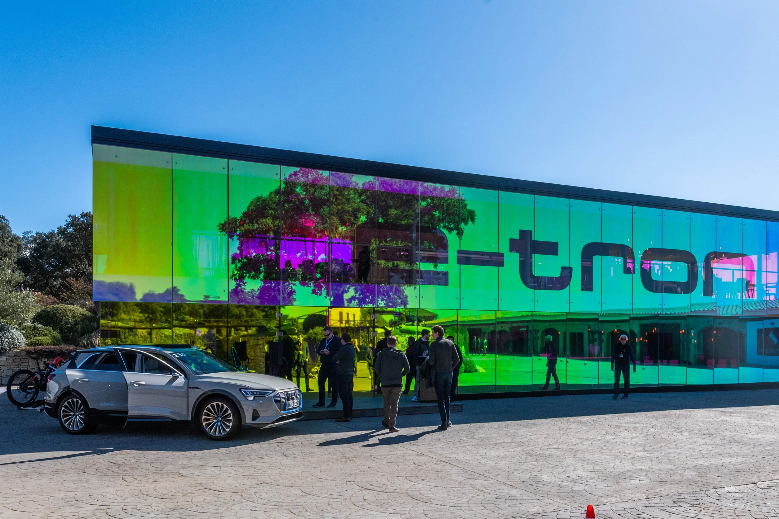 Event production and branding for the new 'etron' car for audi. Event production and installation in Málaga.