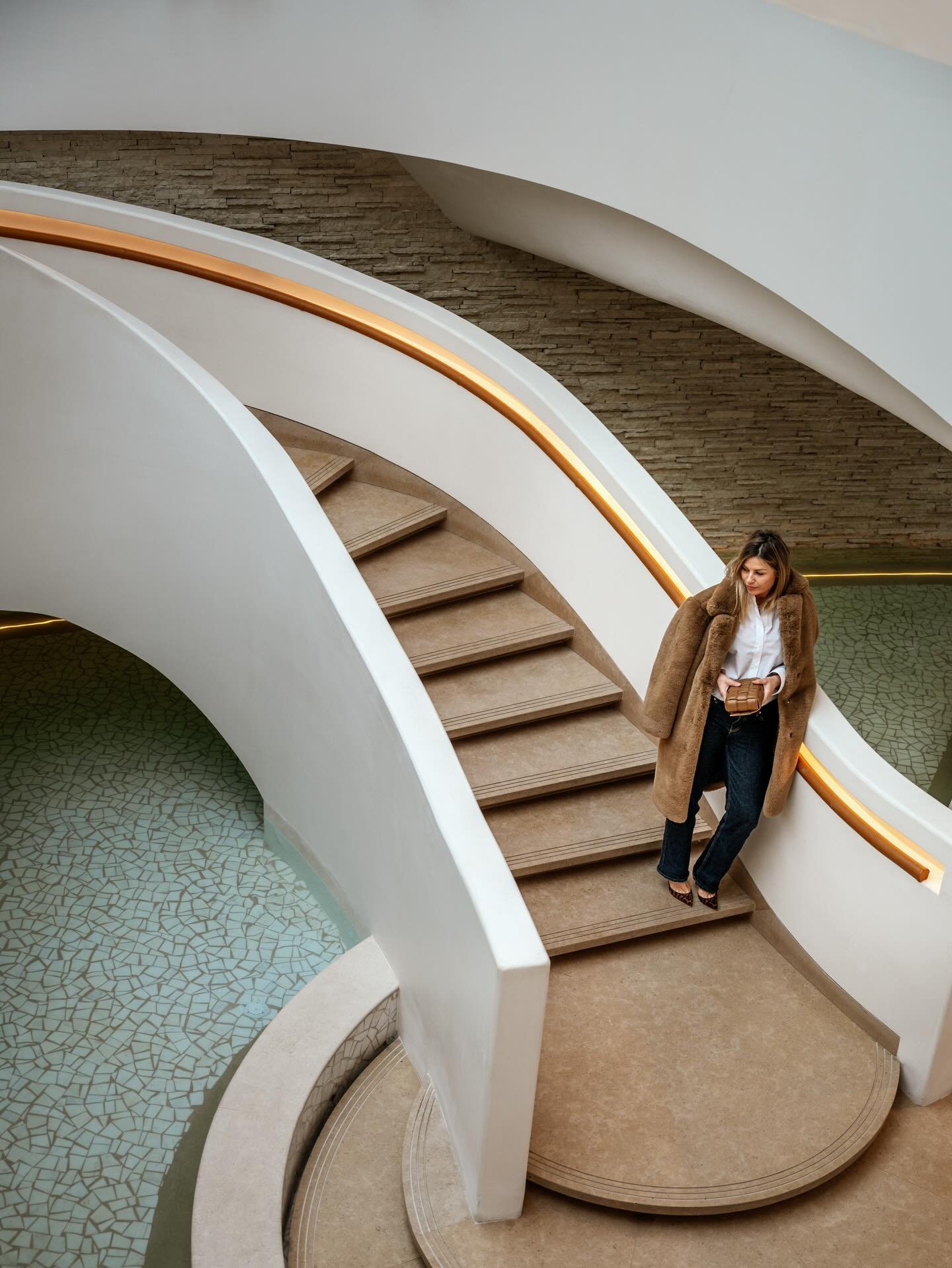 When visiting Athens, make sure to add @ooaesthesis to your &bdquo;must be&rdquo; list. A space where every curve, texture and tone feels thoughtfully designed to slow you down. Soft light, calming neutrals, the sound of the sea in the background &md