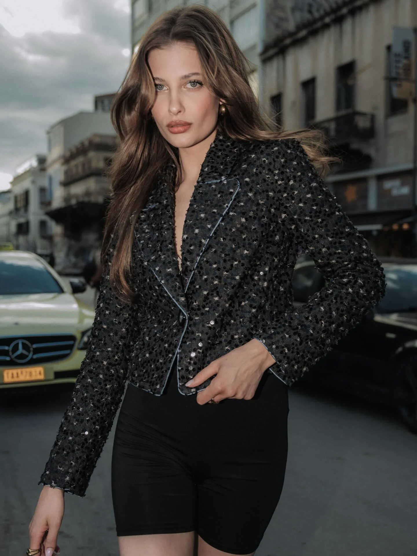 She is like New York City
She is like Paris, baby
She is like London&hellip;.
She can go everywhere 
She can be everything 
She can have the whole world 

Photographer: @ewelina_glen_photography 
Model: @elisprusov 
Agency: @new_model_agency 
Jacket: