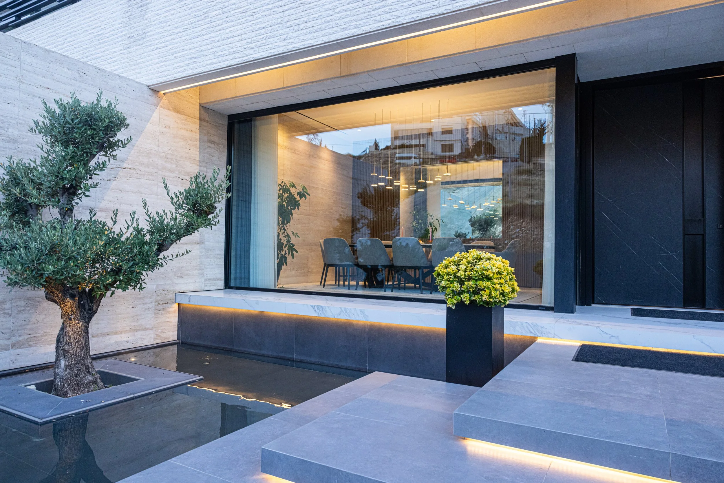 An image of the House with steel mesh.