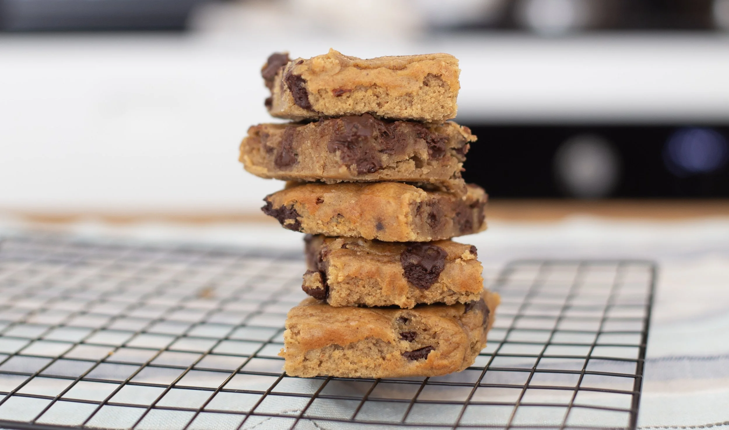 Chickpea choc chip blondies