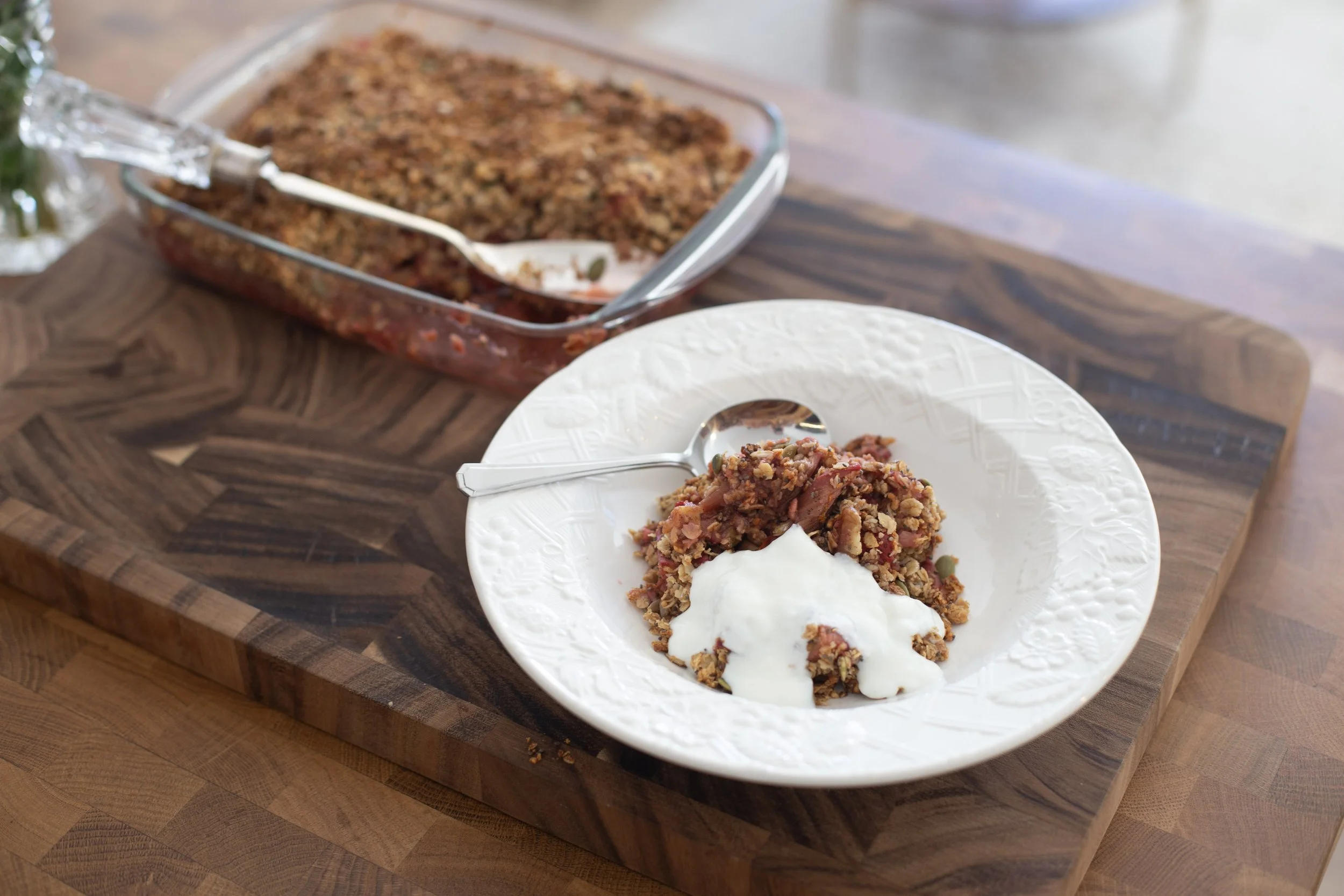 Rhubarb &amp; Strawberry Breakfast Crumble