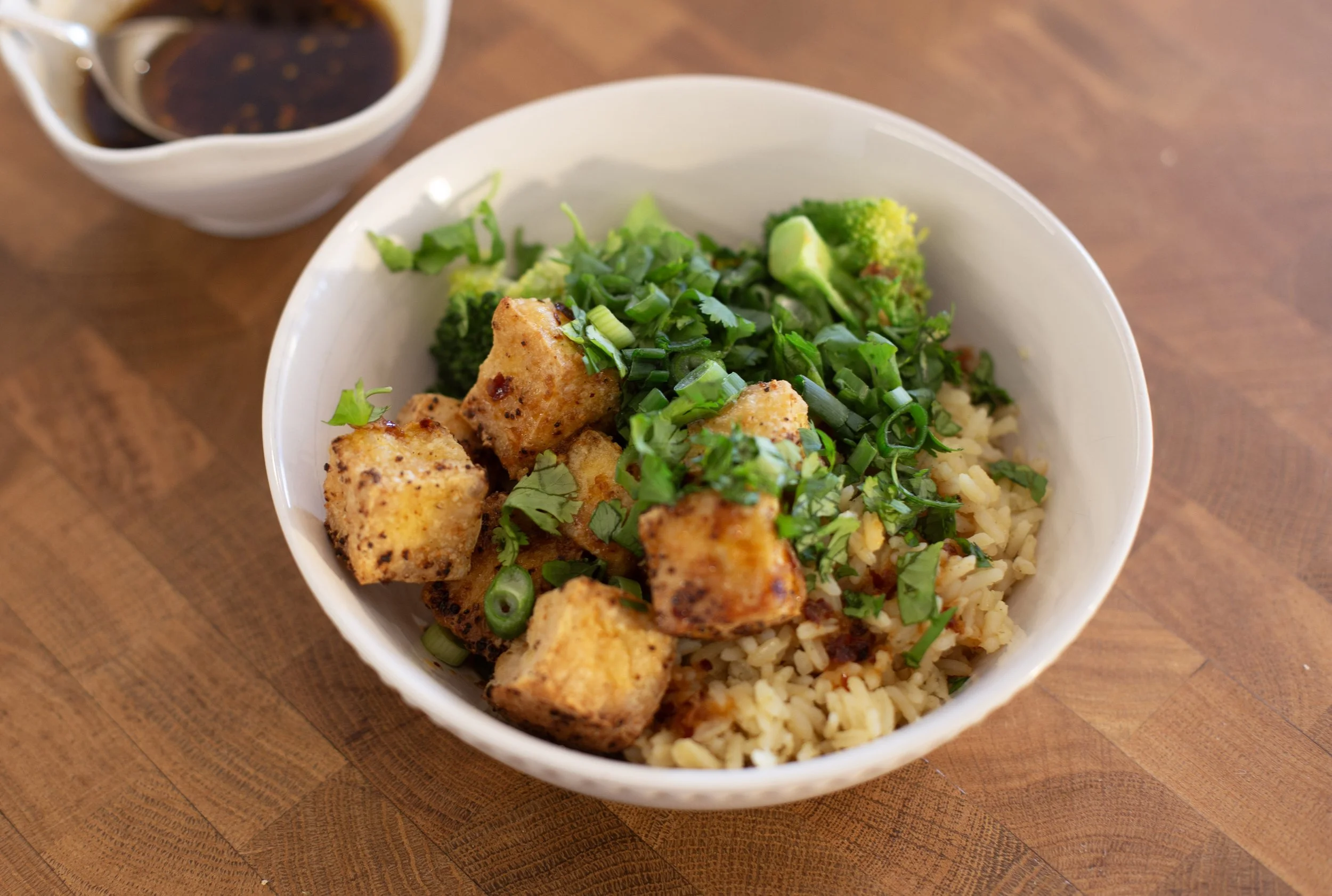 Crispy Air Fryer Chilli Tofu Rice Bowls