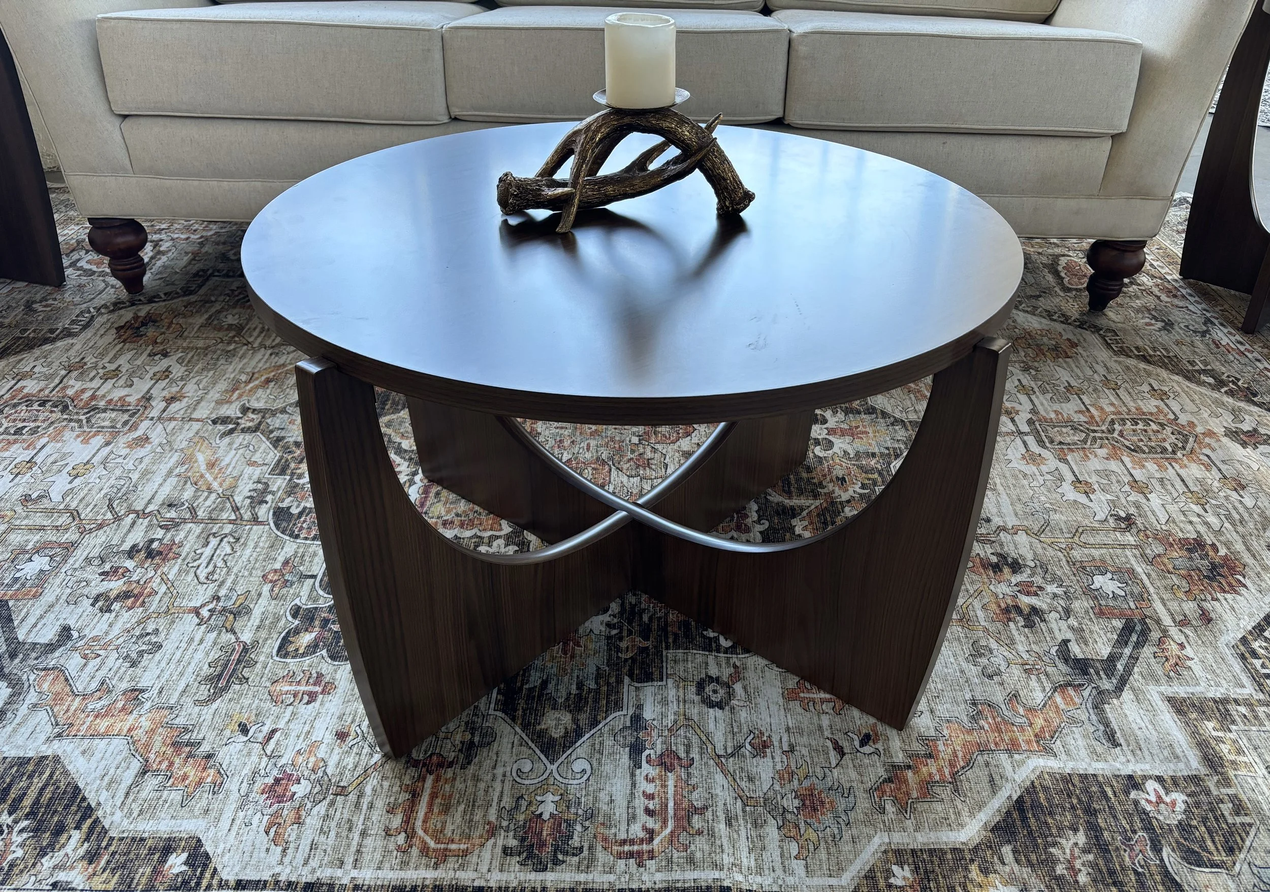 Round coffee table