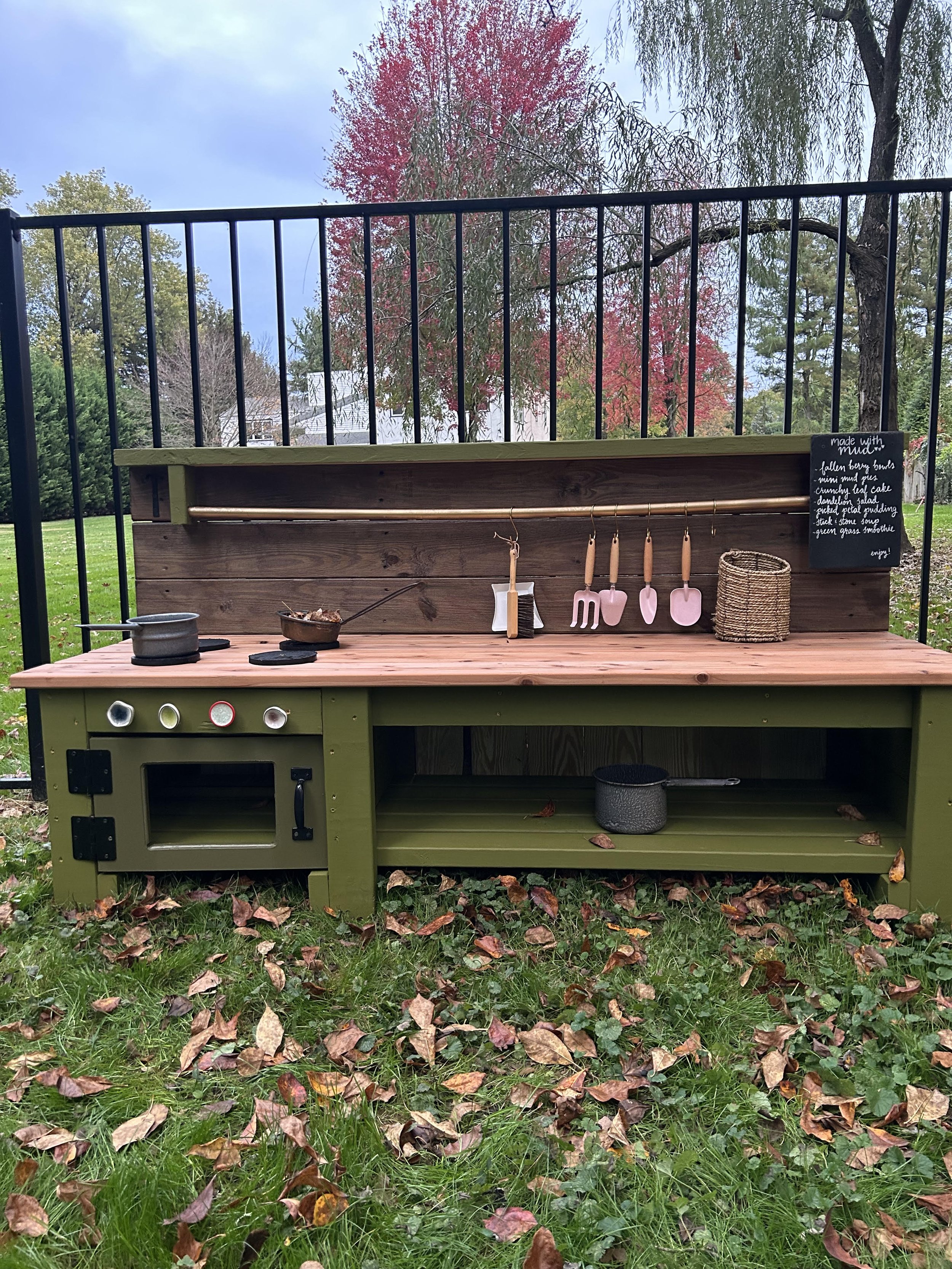 mud_kitchen.jpg