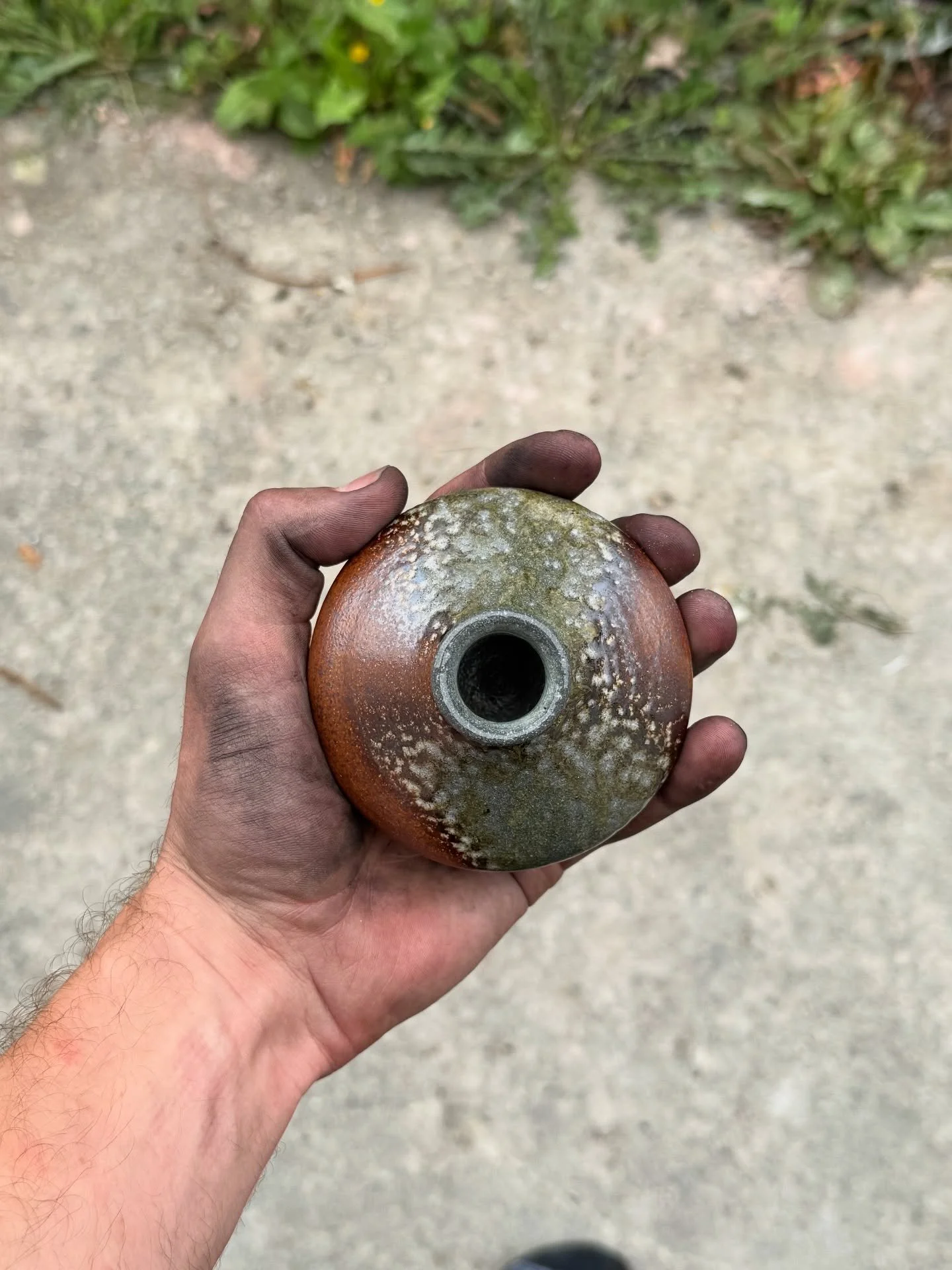 Pot shop coming 14th September

Will be a mix of gas, soda and electric fired tableware

Mailing list gets first access

Here&rsquo;s a soda fired bud vase fresh from the kiln with some sooty hands from the reduction cool

#pottery #ceramics #craft #