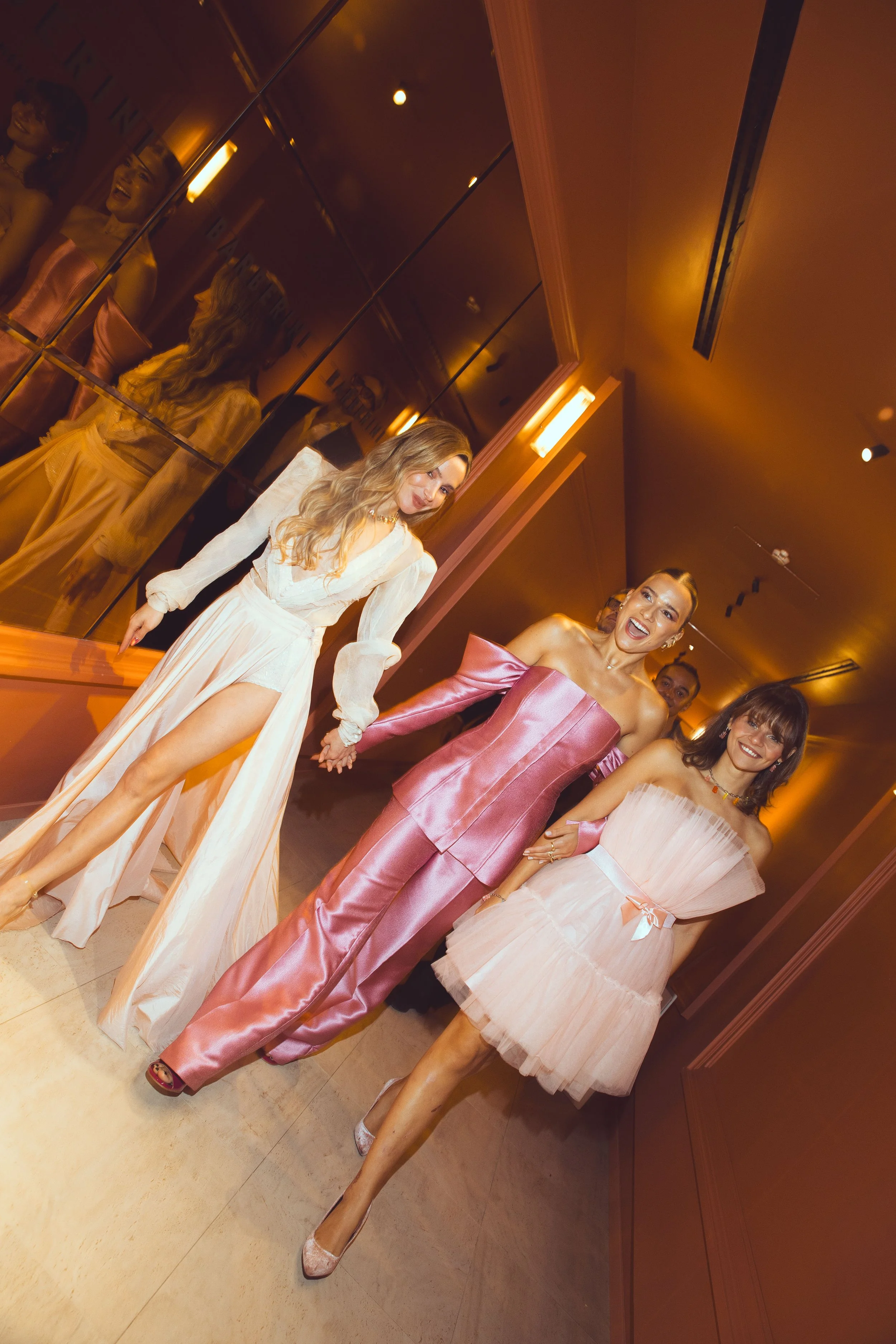 OVERACTING PREMIERE
[tap to see the full gallery]