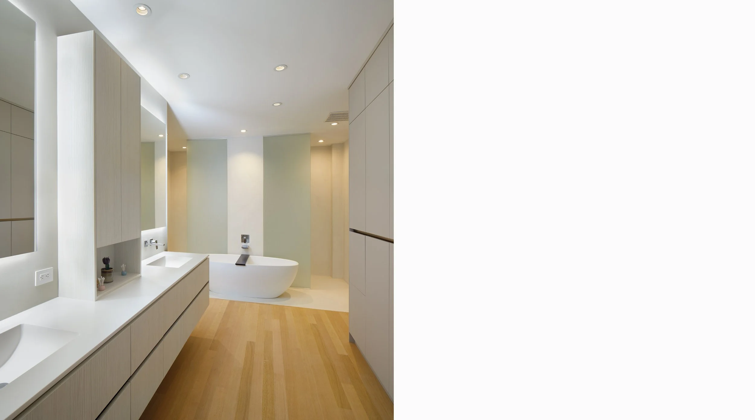 Primary Bath with floating tub