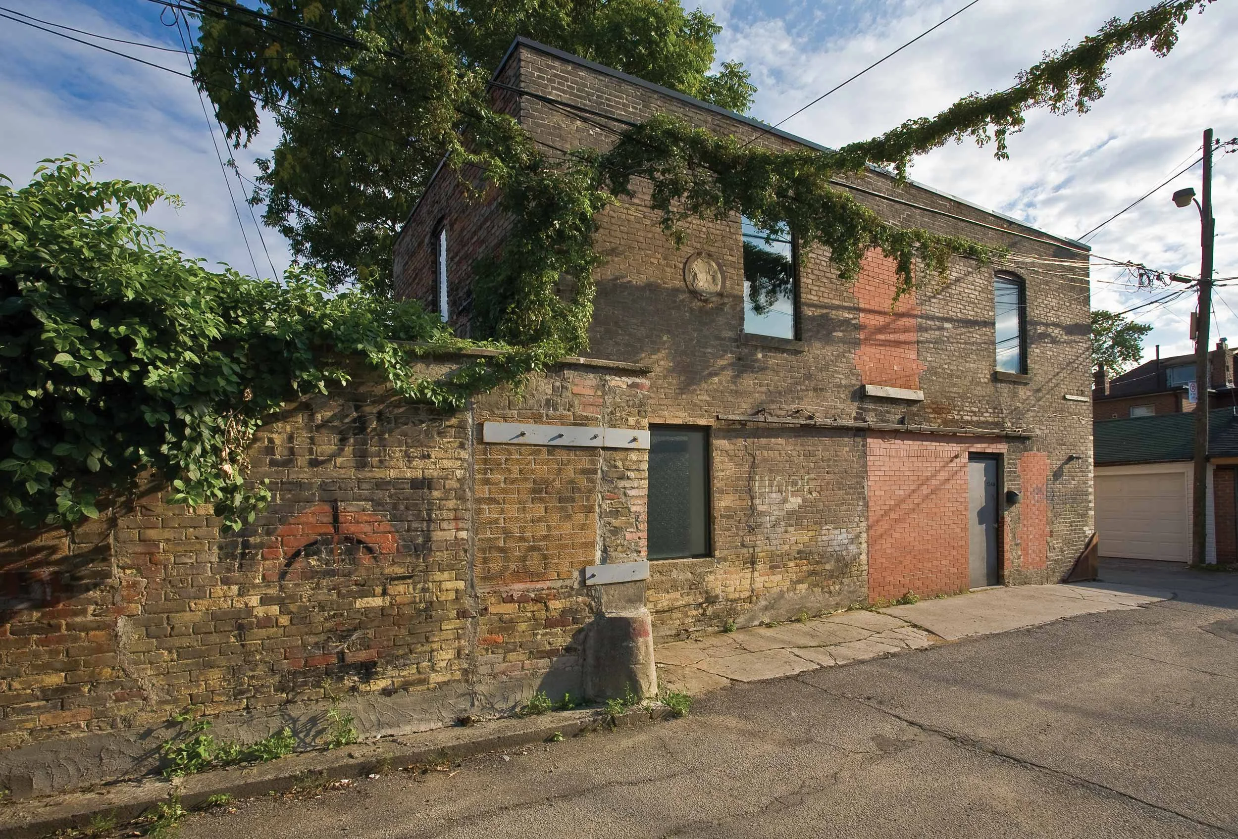 Laneway House