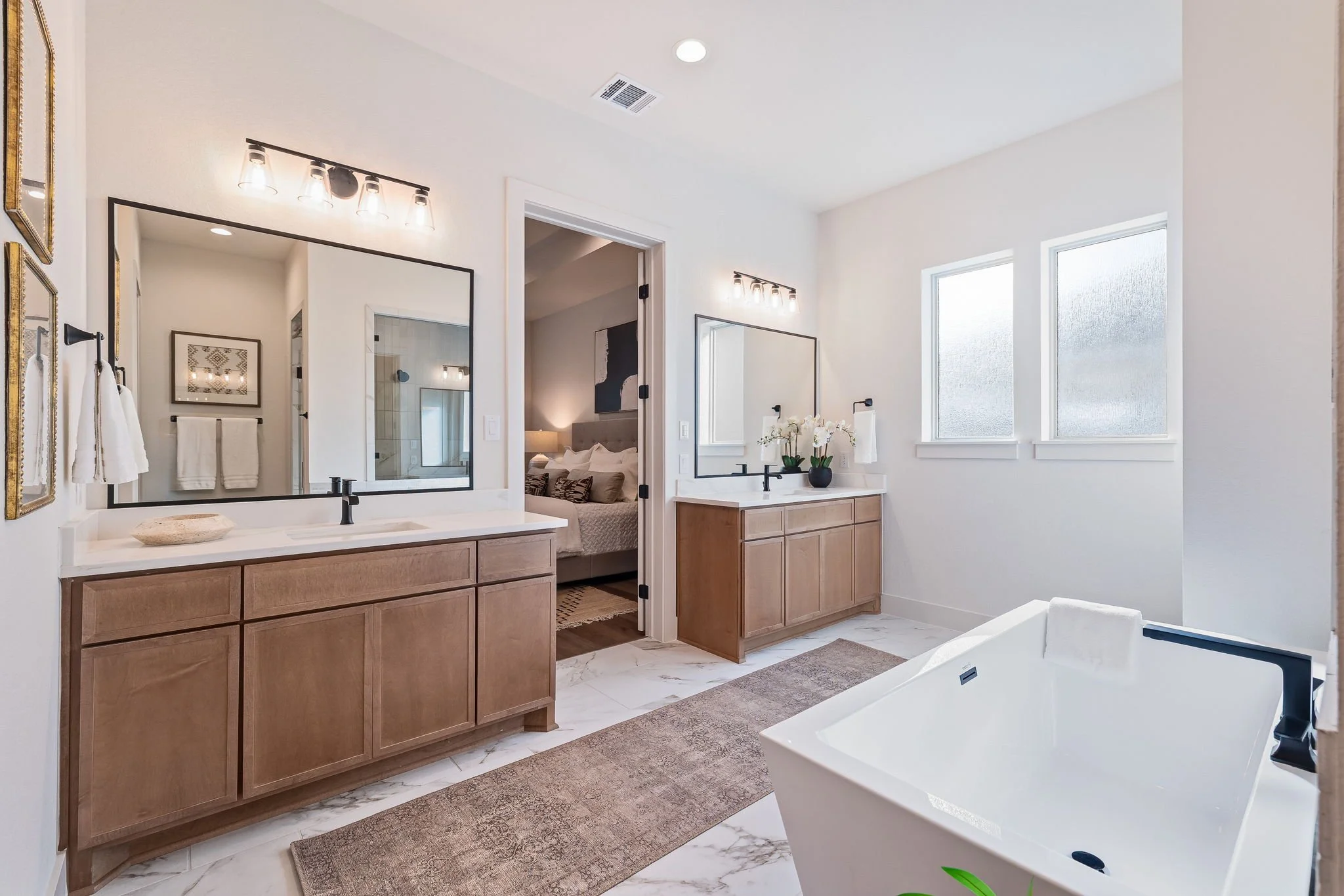 22-web-or-mls-1751 Oakmont Cir-22.jpg