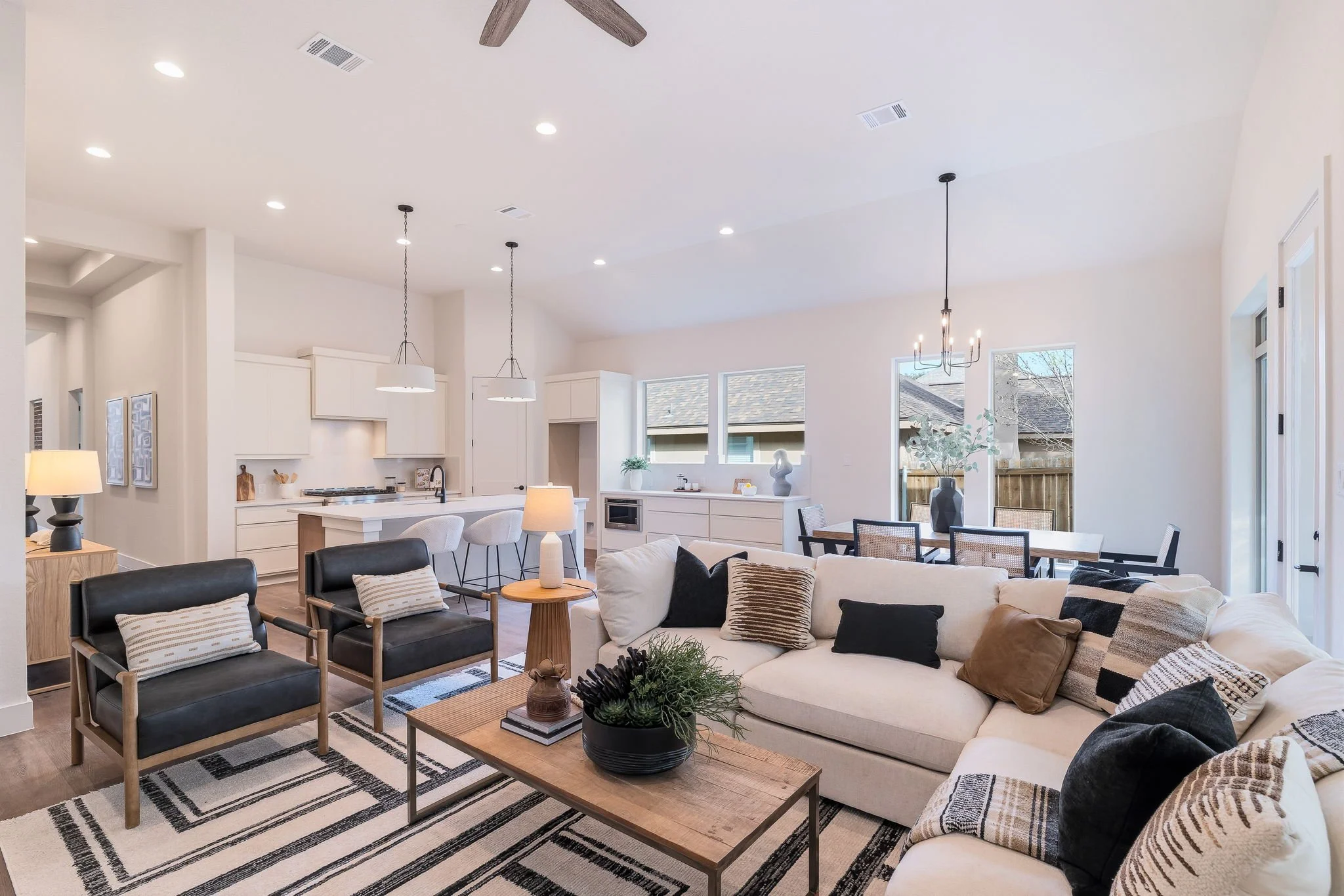 12-web-or-mls-1751 Oakmont Cir-12.jpg