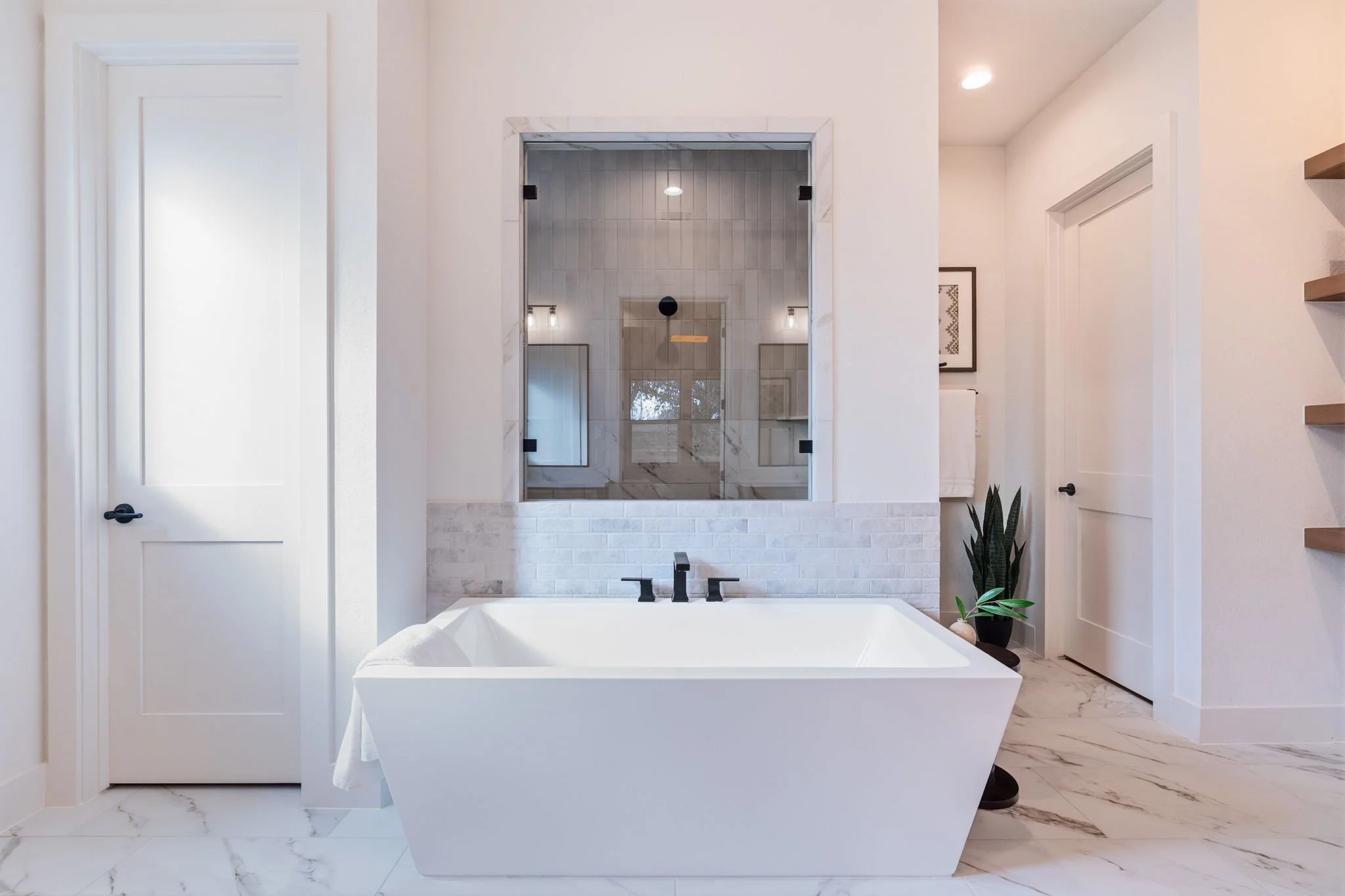 24-web-or-mls-1751 Oakmont Cir-24.jpg