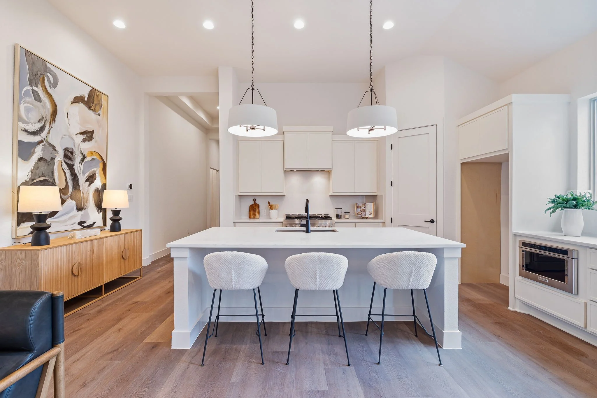 14-web-or-mls-1751 Oakmont Cir-14.jpg