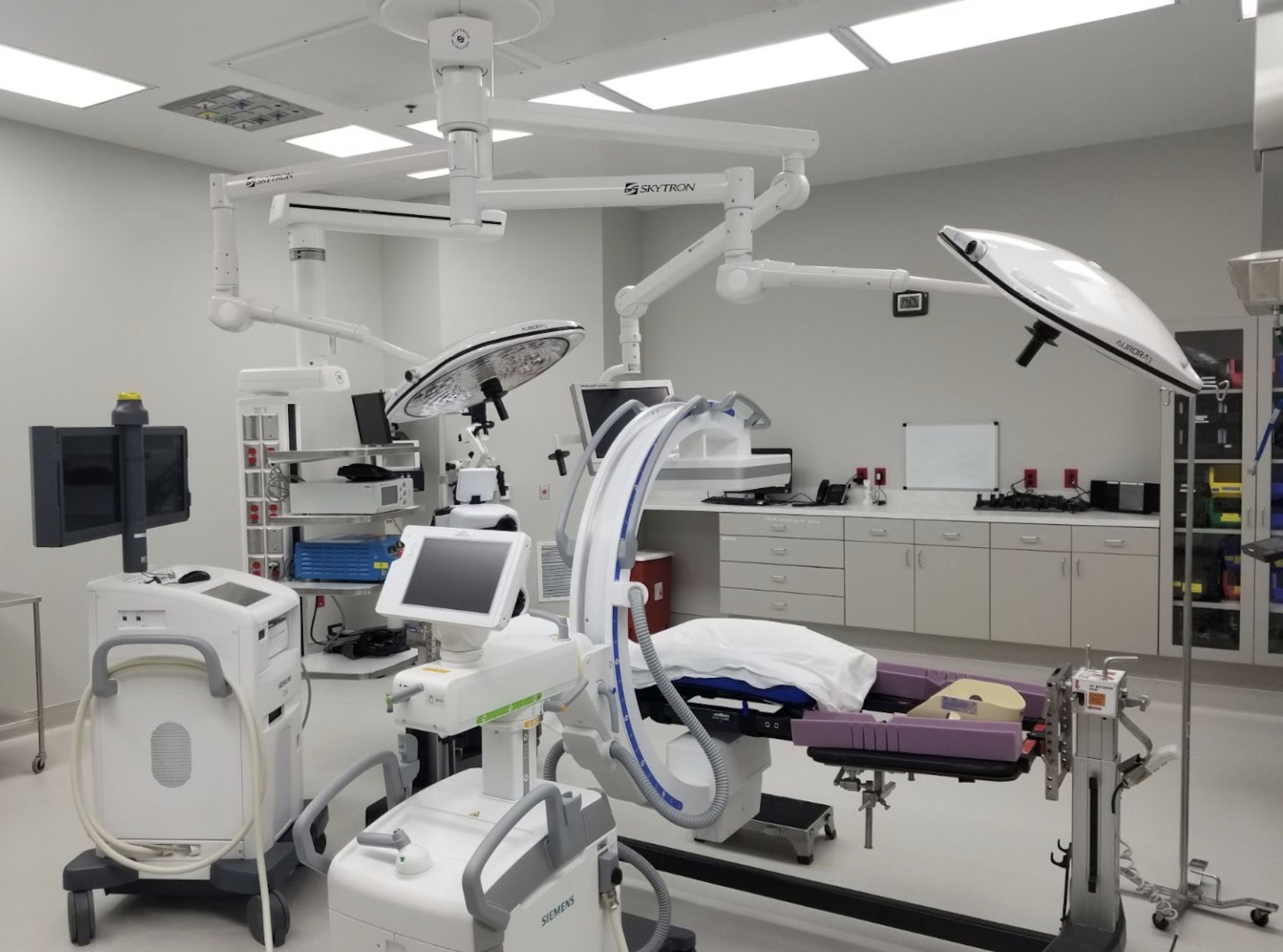 Humble Surgical Center - TMH -
Operating room with imaging