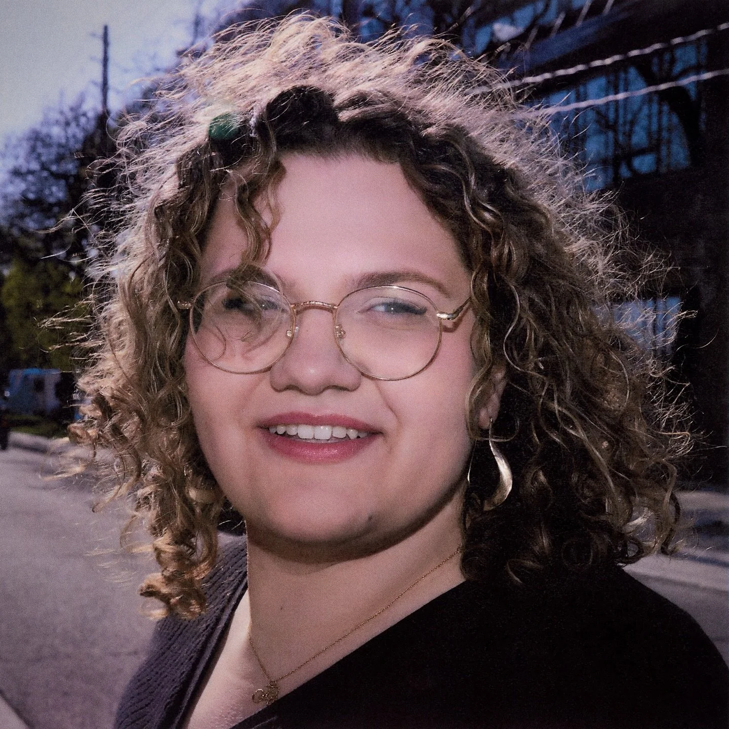 Following a Top 10 debut single, Rolling Stone likening her to a young Adele, a Kelly Clakson Show performance, and UK tour, BILLIANNE drops an absolutely sensational summer single BABY BLUE and announces her album is coming Aug 15 followed by tour d