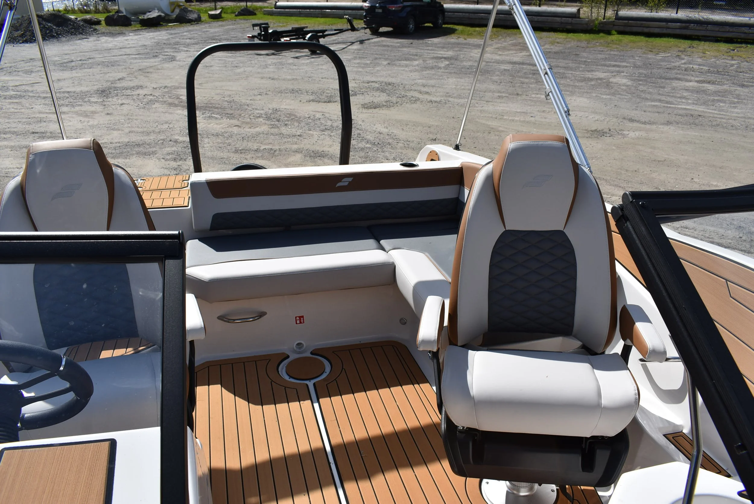 SVX 210 AFT BENCH.JPG