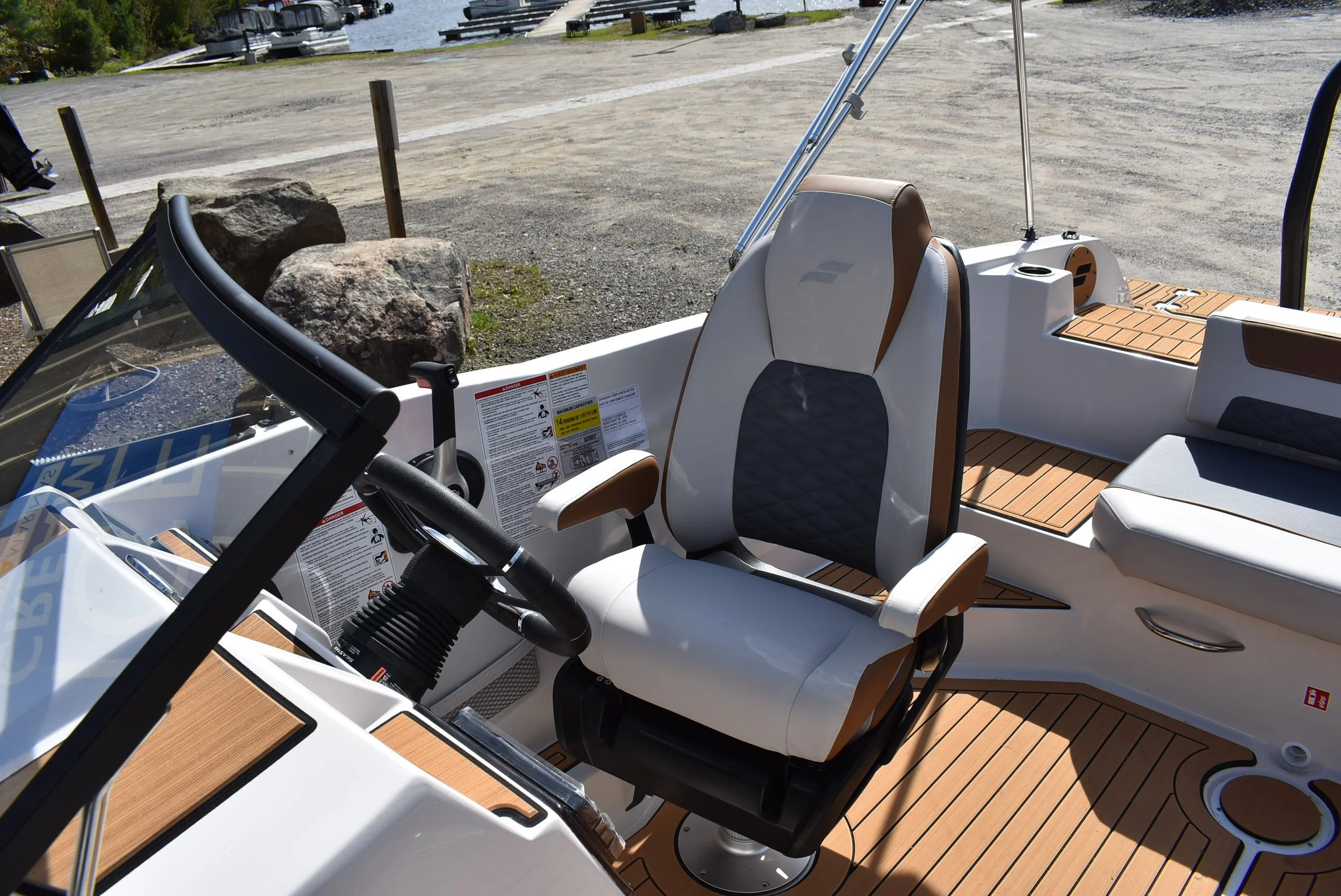 SVX 210 DRVR SEAT.JPG