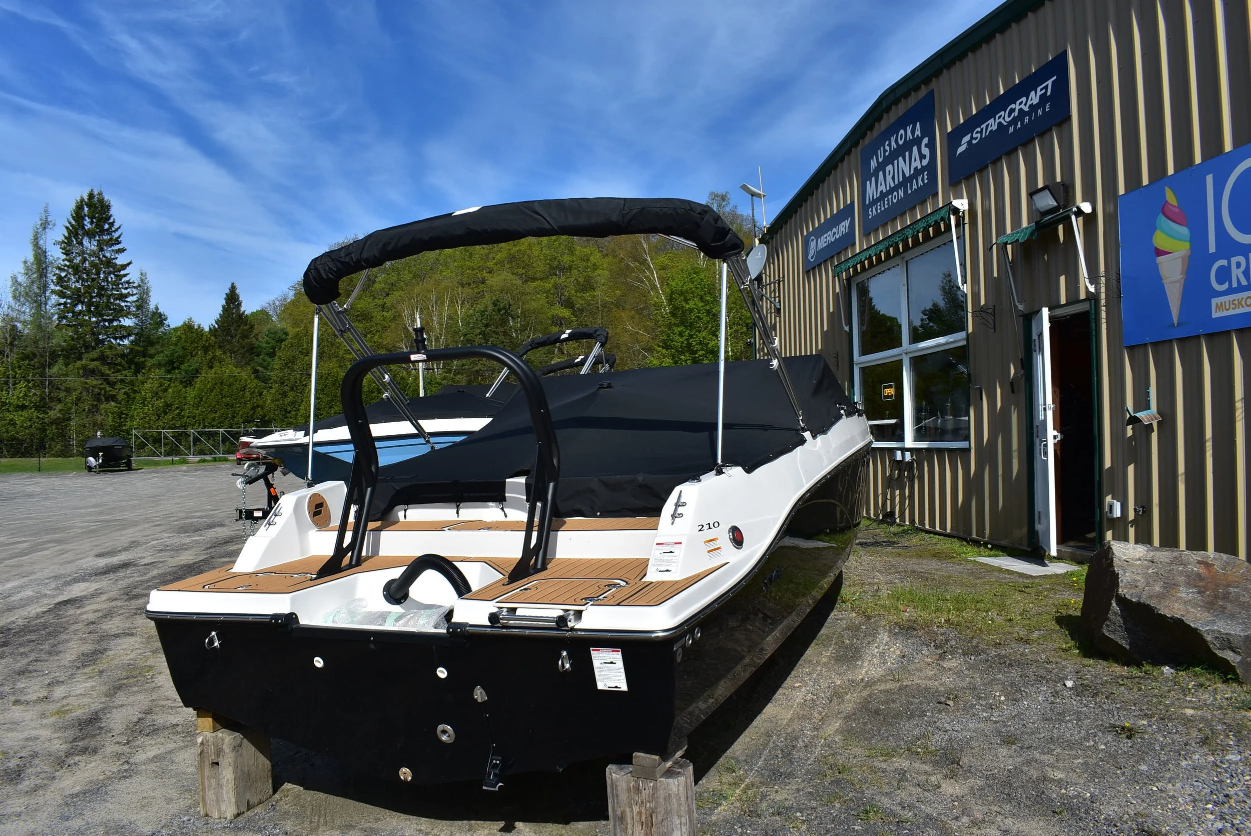 SVX 210 AFT STBD.JPG