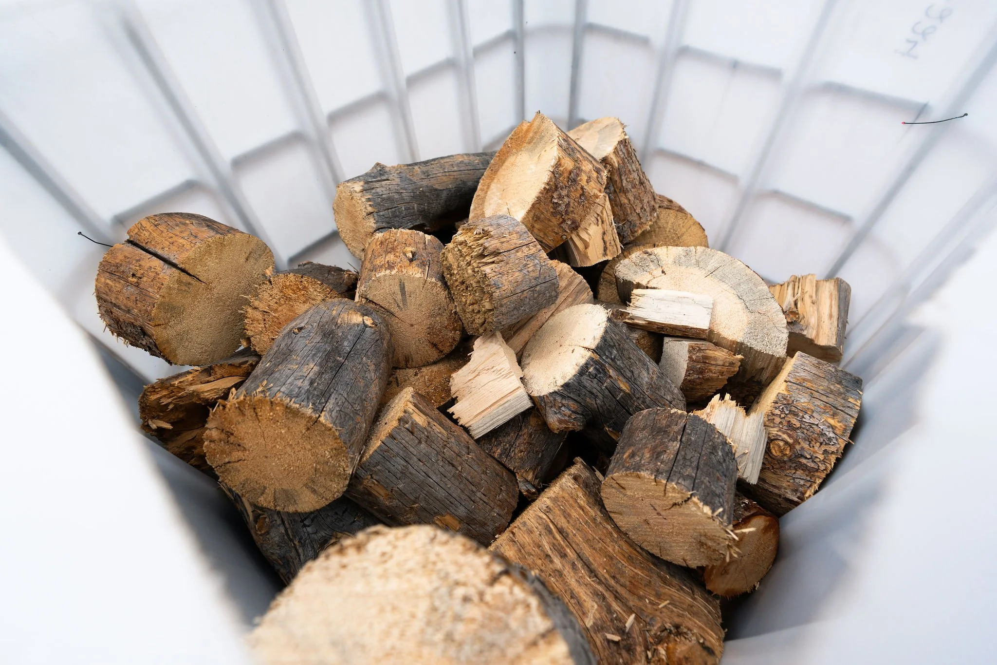 Mill ends of firewood