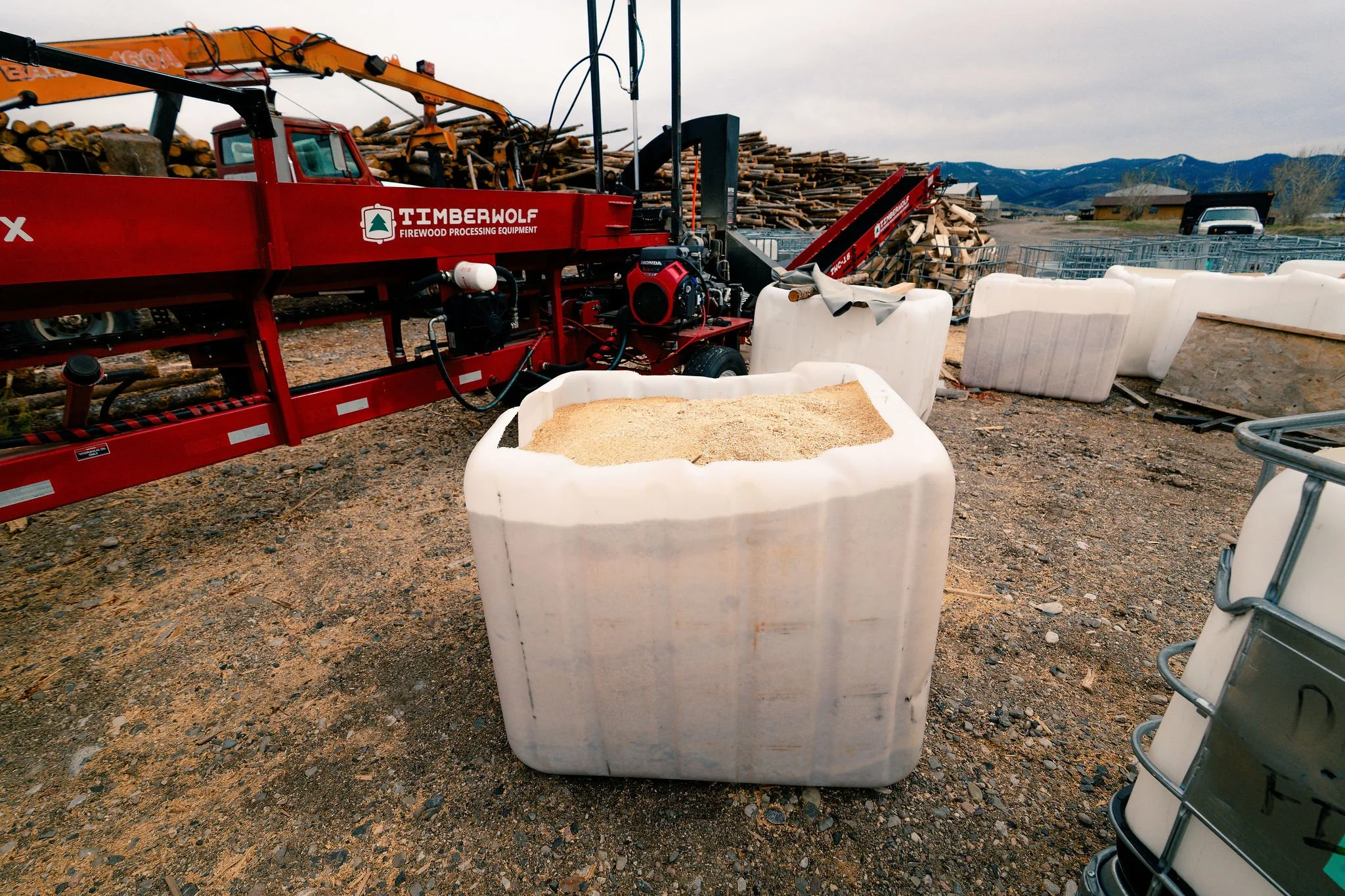 A photo of a sawdust tote