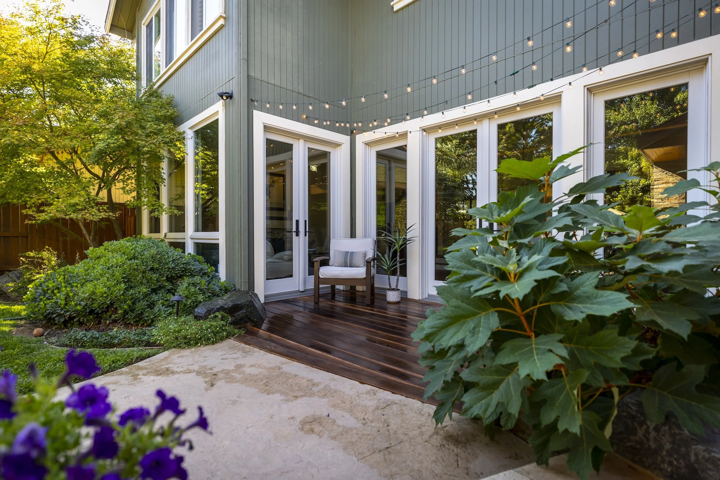 OUTDOOR TRADITIONAL .jpg