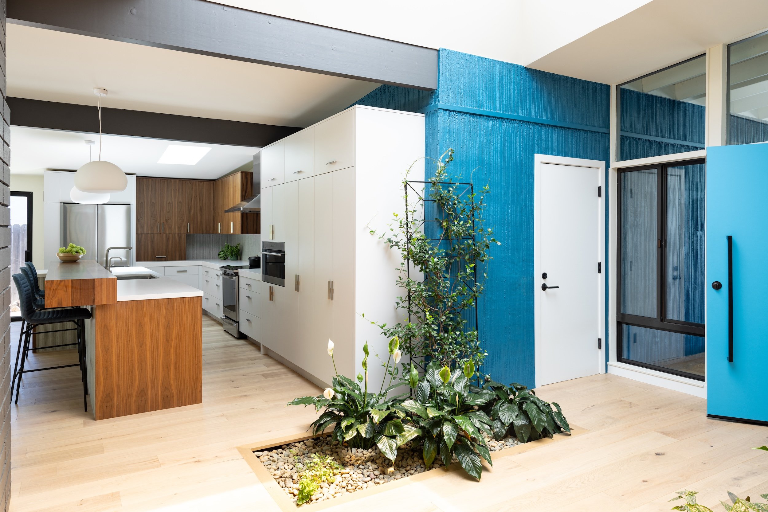 BLUE ENTRY COMBED STUCCO STRENG.jpg