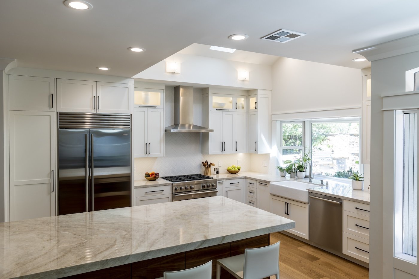 TRADITIONAL WHITE KITCHEN.jpg