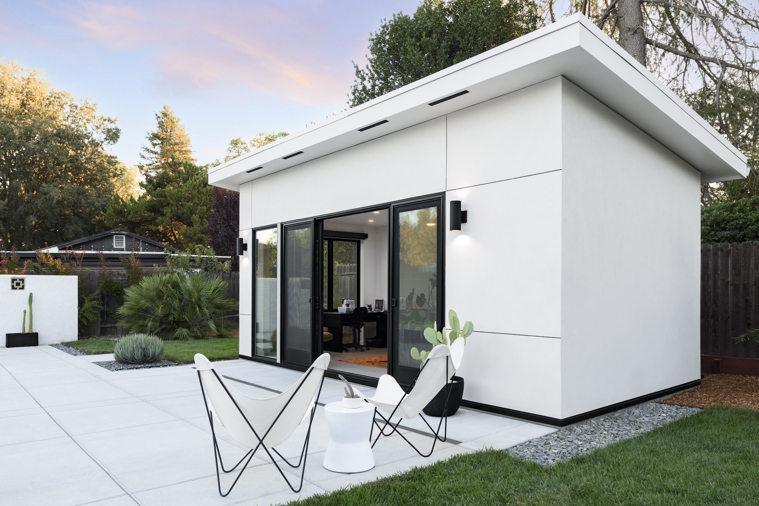PALM SPRINGS OASIS POOL HOUSE.jpg