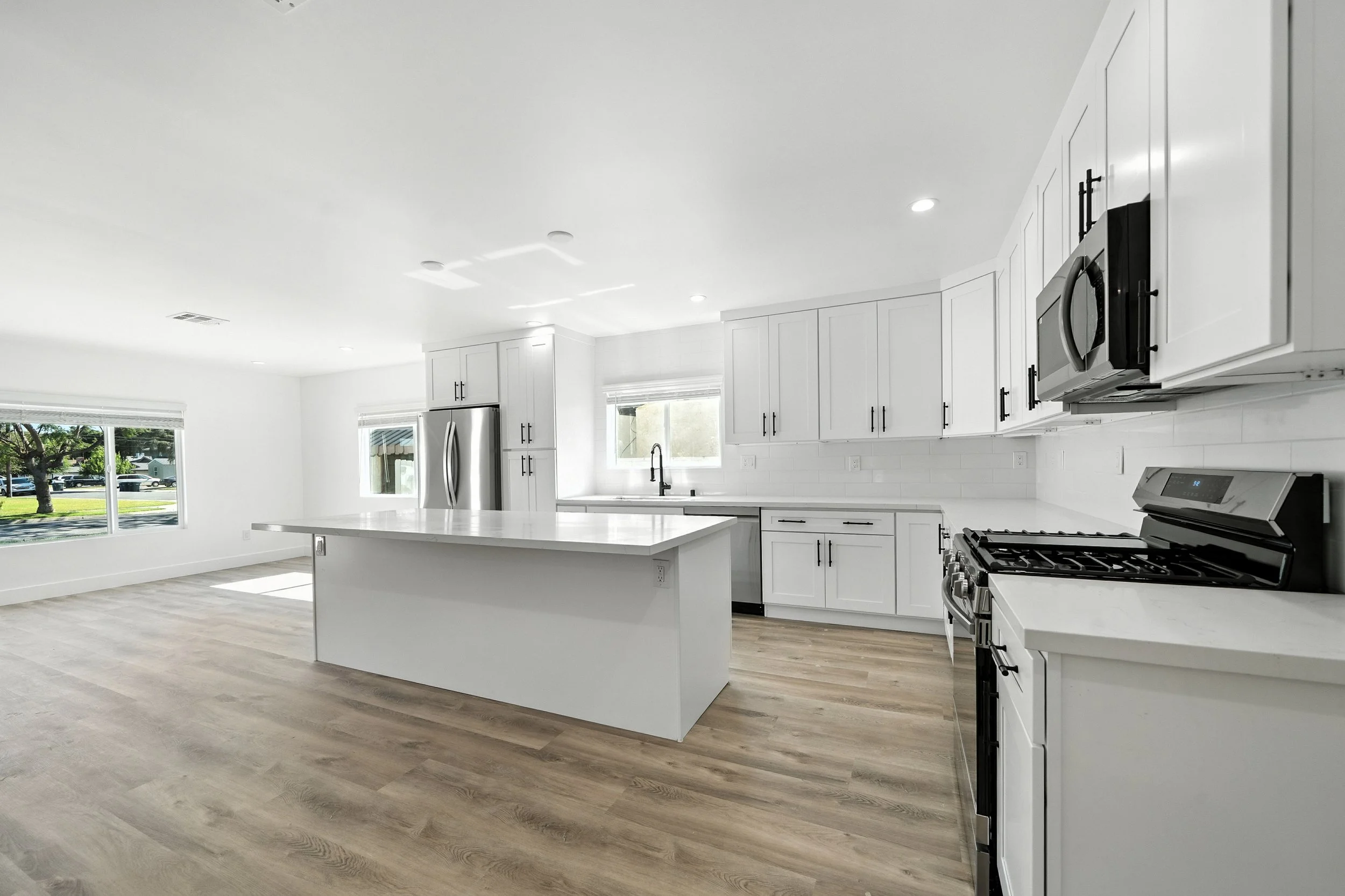 5536 Tilbury St (22 of 39).jpg