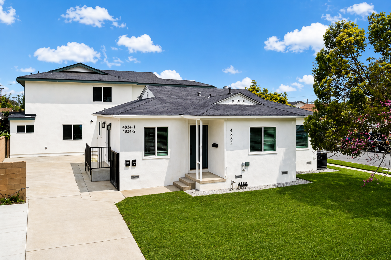 4832 Downey  Lakewood, CA 90712