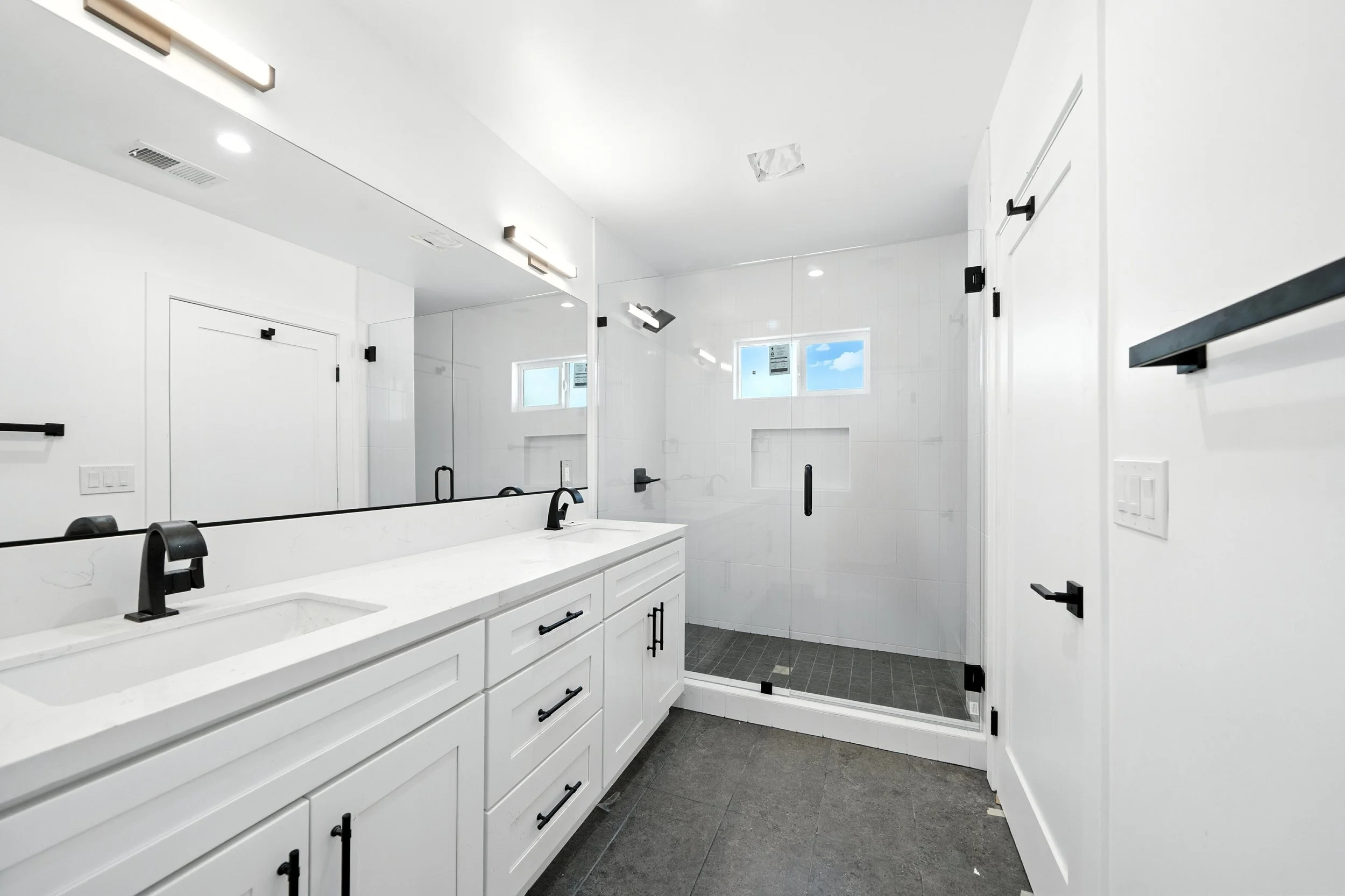 5536 Tilbury St (17 of 39).jpg