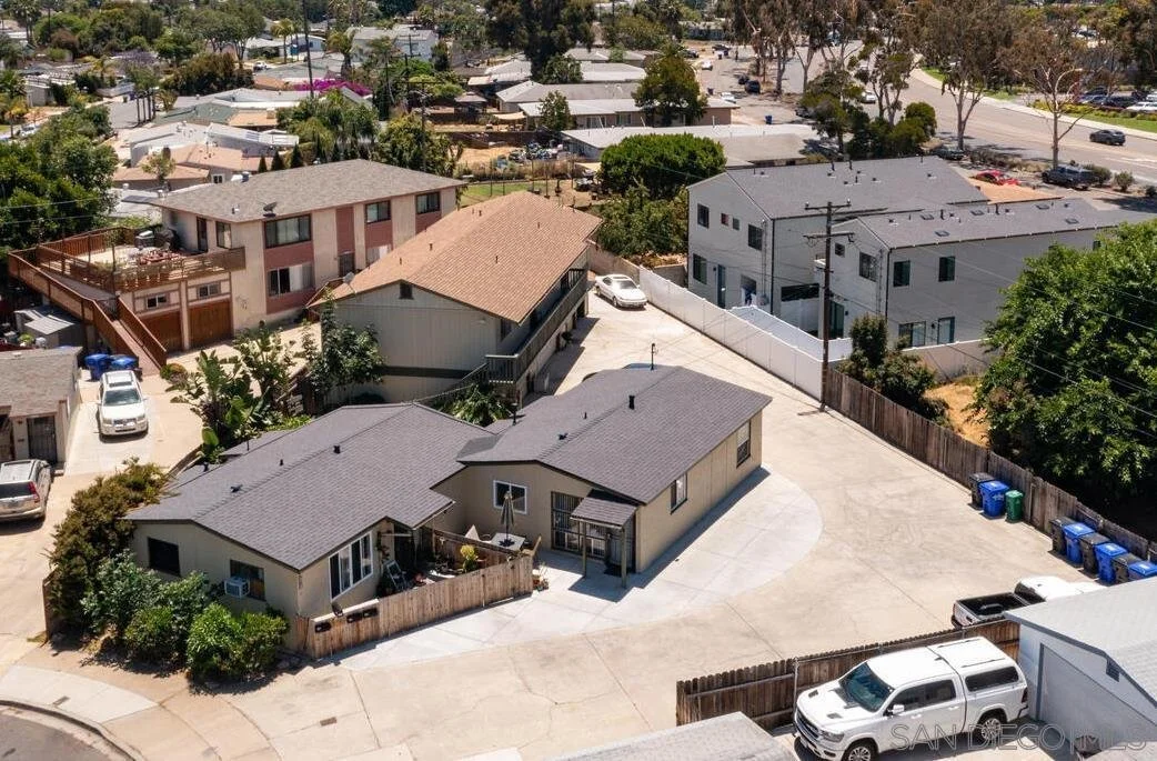4122-4128-Bannock-Ave-San-Diego-CA-230013216_2-1-LargeHighDefinition.jpg