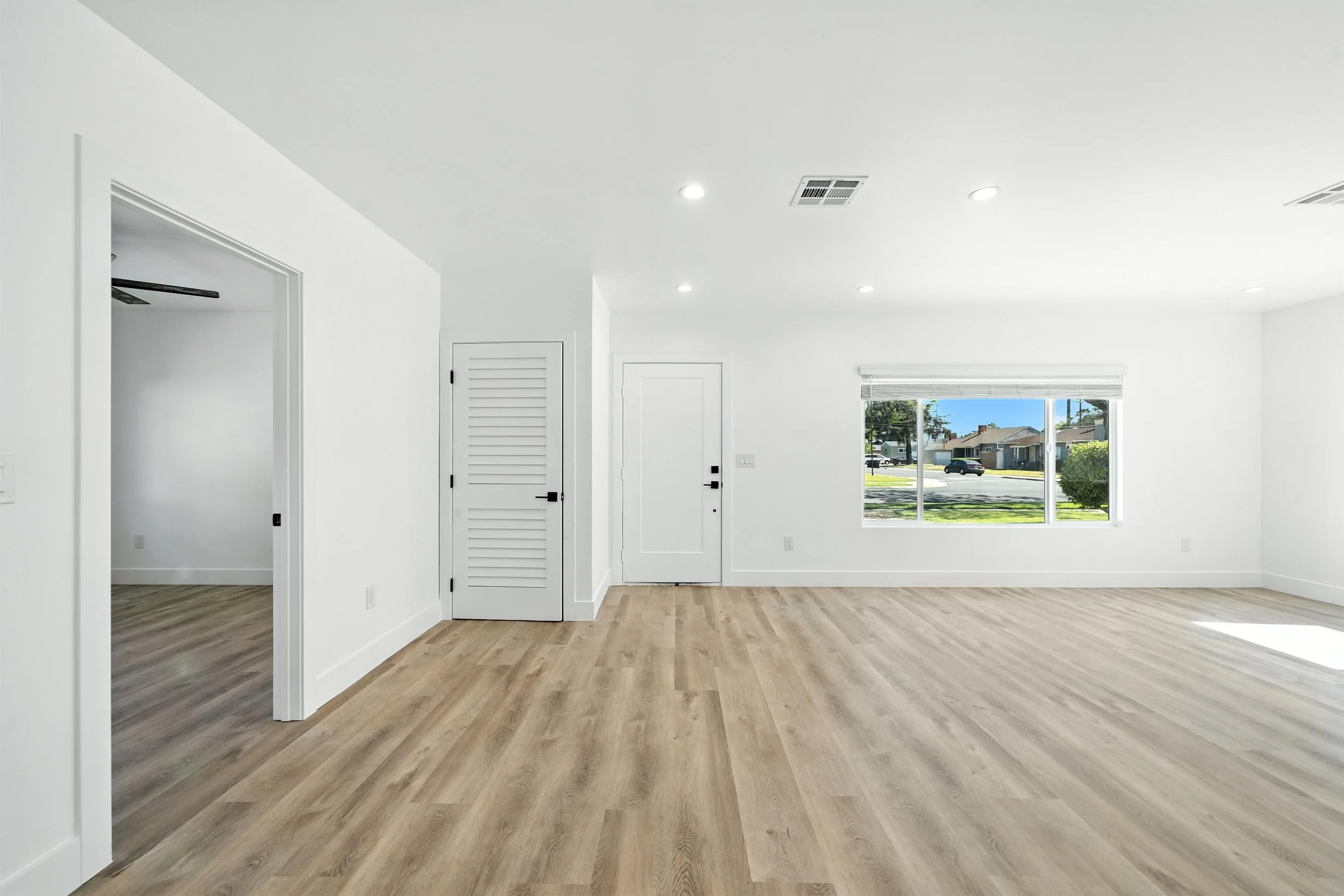 5536 Tilbury St (12 of 39).jpg