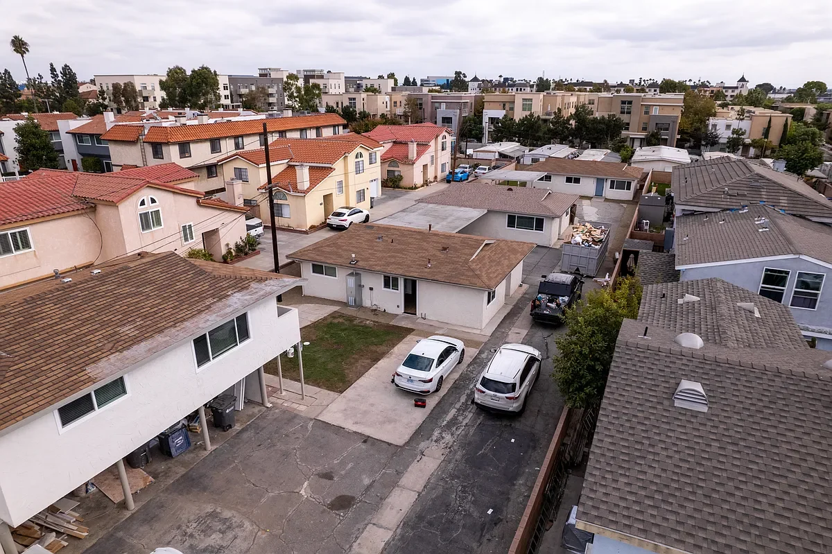 21802-21806 Grace Ave, Carson, CA 90745