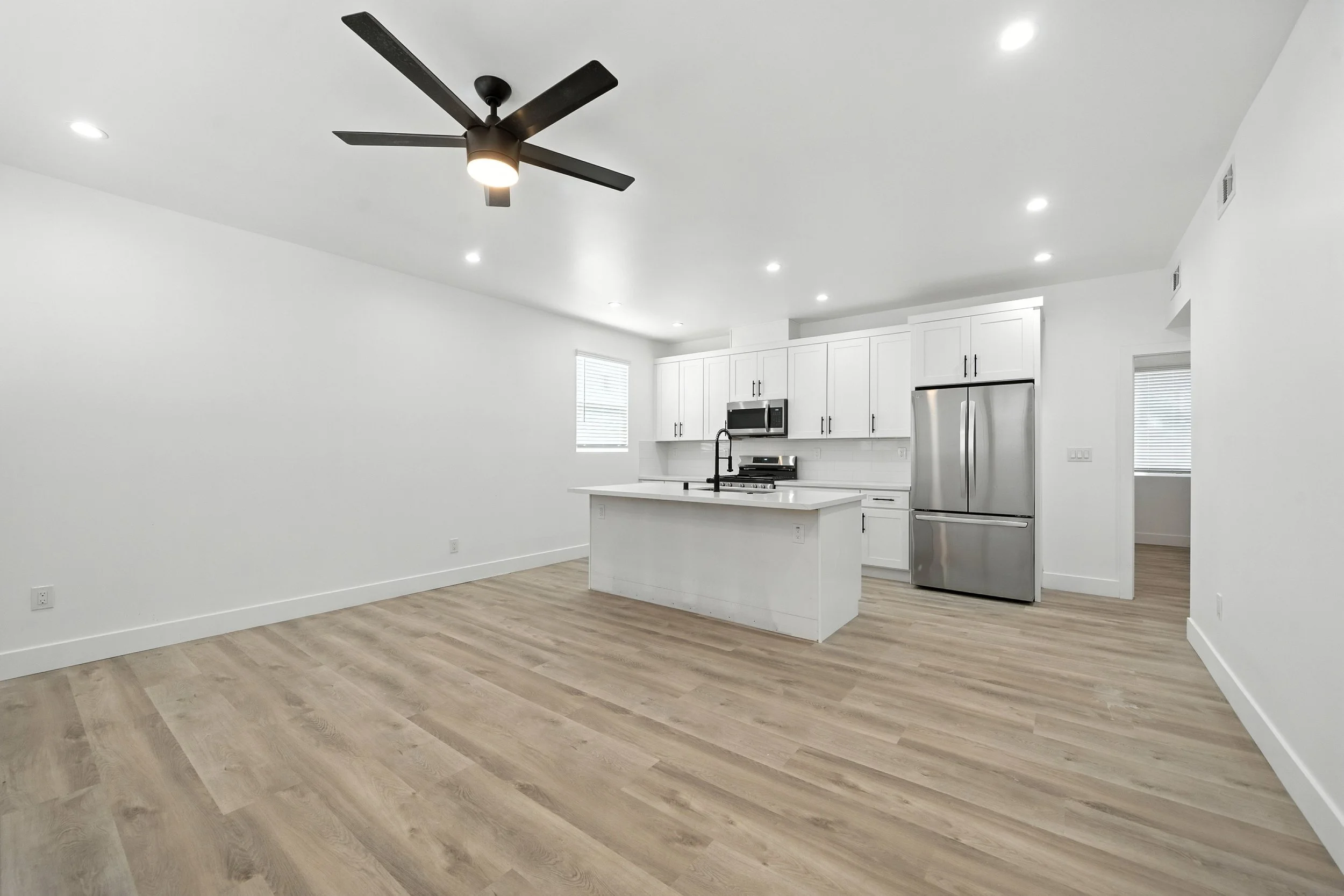 5536 Tilbury St (35 of 39).jpg