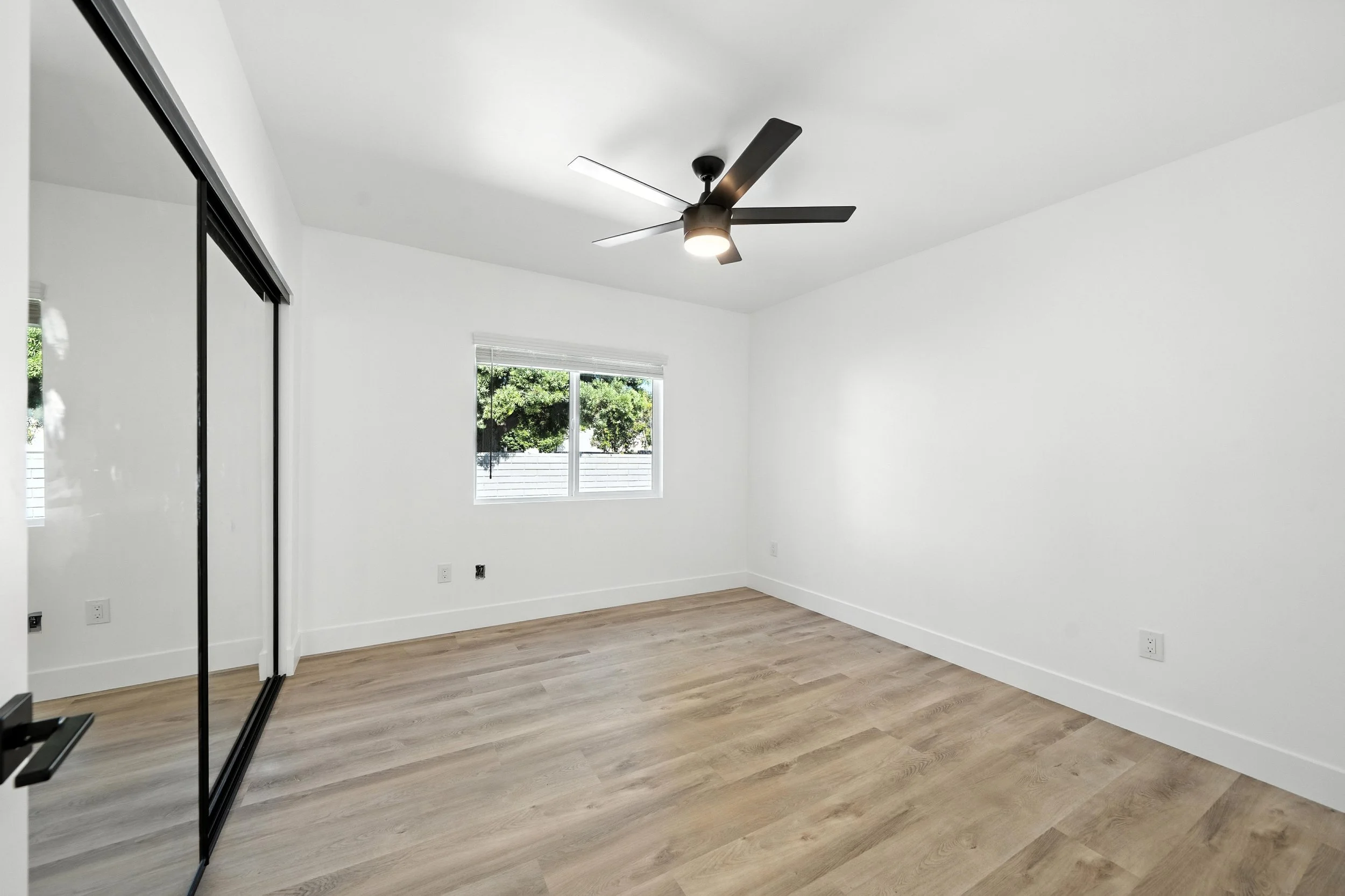 5536 Tilbury St (9 of 39).jpg