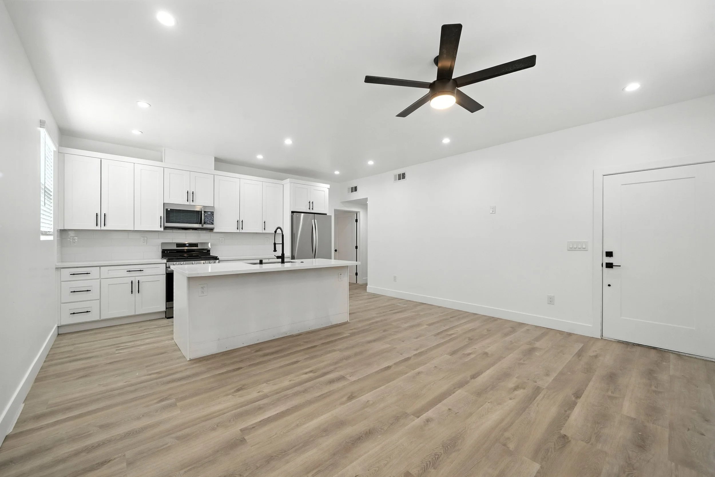 5536 Tilbury St (36 of 39).jpg