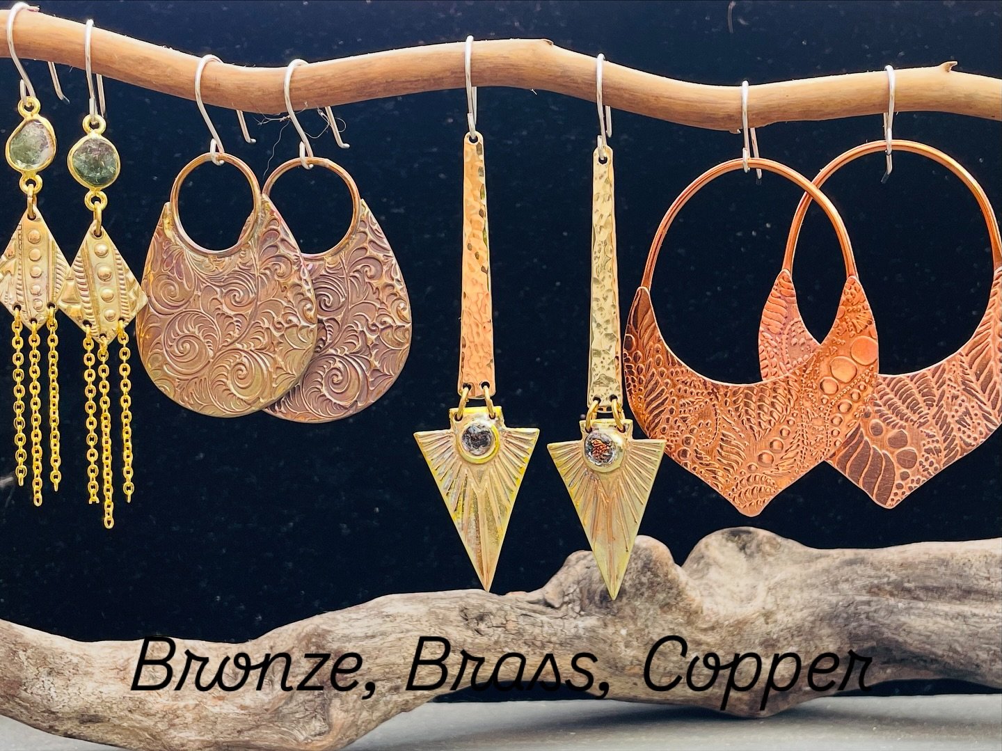 Fresh off the bench a few new pieces for the @visit.yachats Celtic music festival 

I will be in Yachats this weekend for the Yachats Celtic Music November 7-9
The music is incredible come get jiggy!!!

#celticmusicfestiv #lumenjewelry #handmadejewel