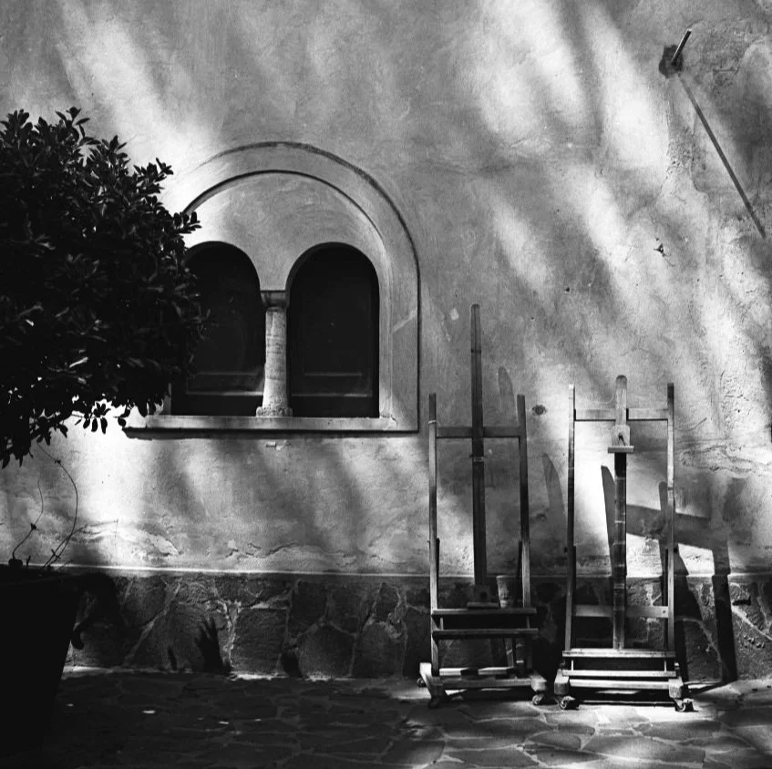 Ravello+Courtyard+With+Easels.jpg