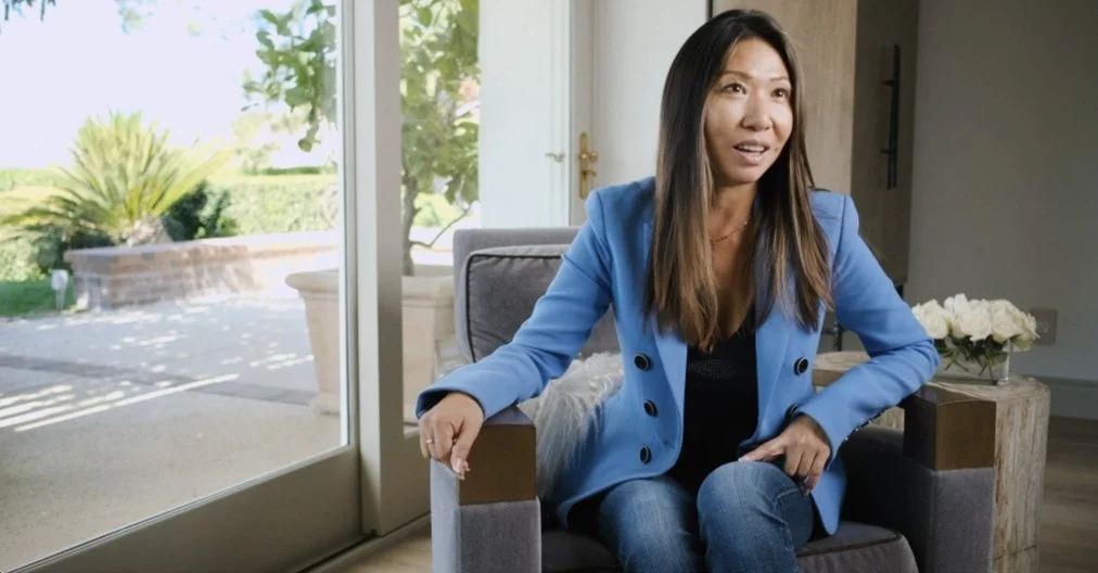 Julia_Wong_thumbs_001.jpg