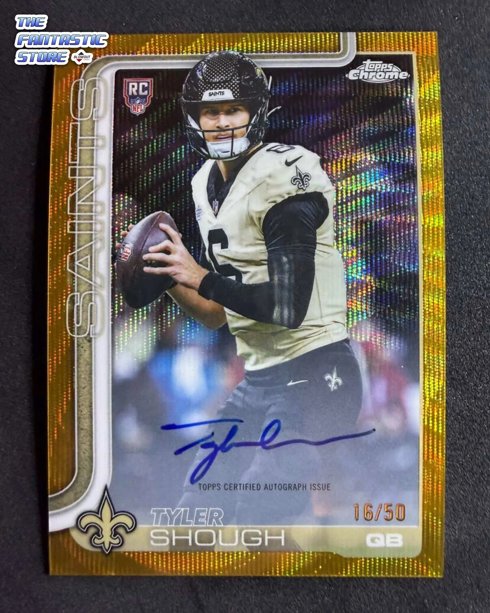 Just showing off this Tyler Shough Gold Wave Auto #/50 that Rowdy pulled with us in-store last week from 2025 Topps Chrome Football. What a crispy on-card auto!

Thank you for ripping with us @rowdy.yates.10, and congratulations!

#topps #toppscards 