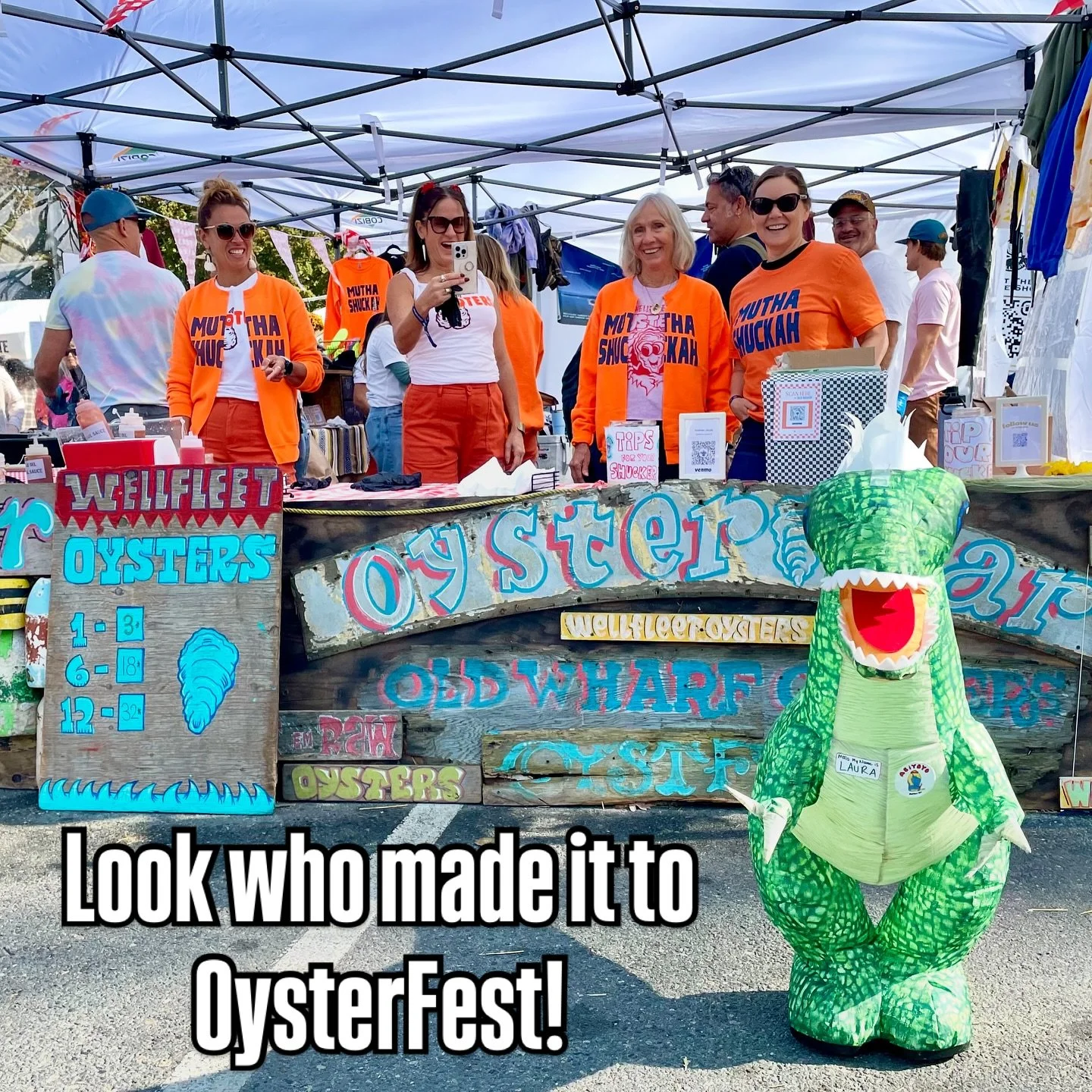 One very determined (and hungry) dinosaur made the rounds at OysterFest this weekend 🦖🥰 #wellfleetoysters #wellfleetoysteralliance #wellfleetoysterfest #abiyoyostore #abiyoyo #wellfleetchamberofcommerce #wellfleet #art_ichoke