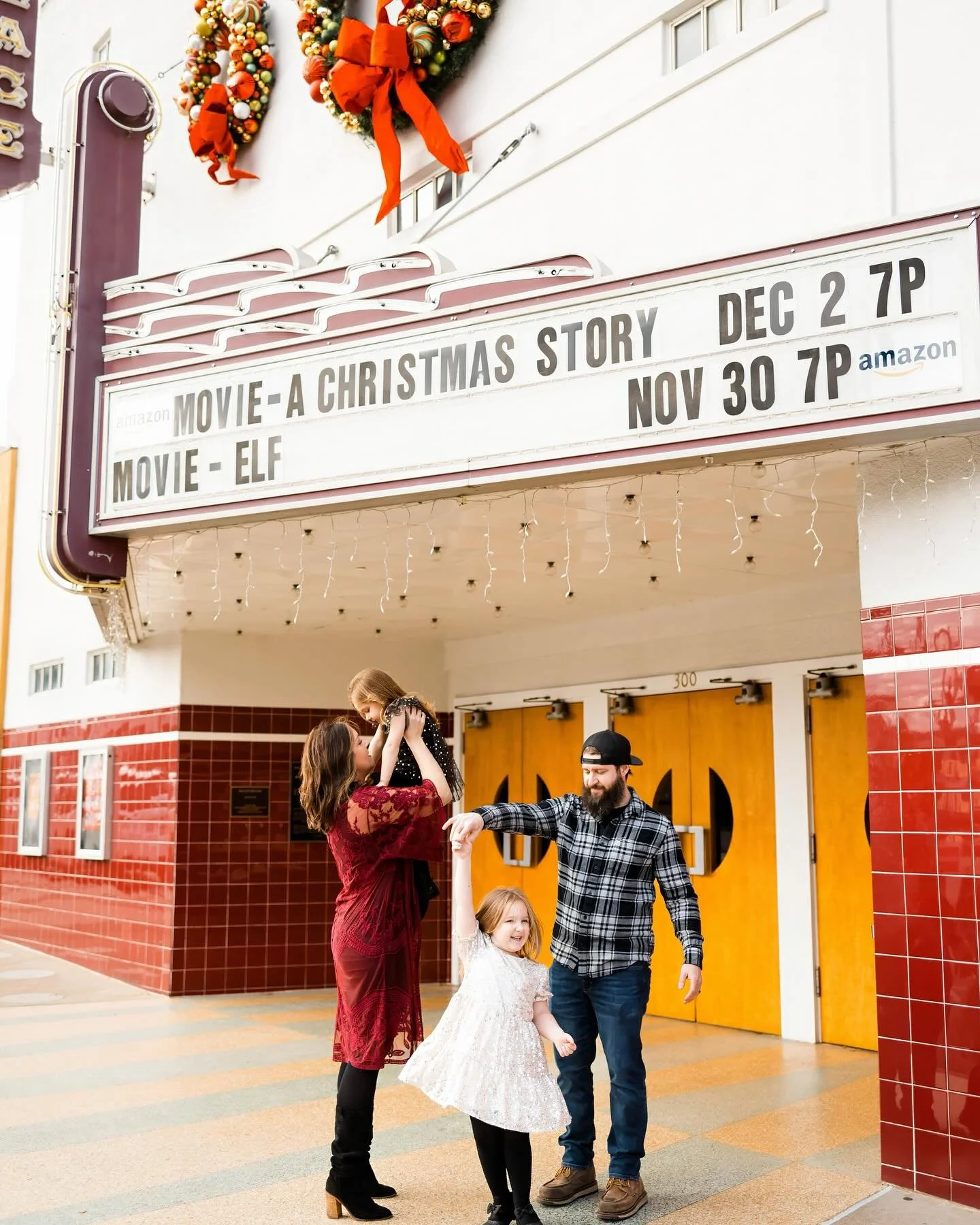 1000% recommend going down to grapevine first thing in the morning for family sessions - the girls had so much fun with all of the Christmas village props and photos ops set up there!
I’ve been working with the Parker fam for a long time, rece