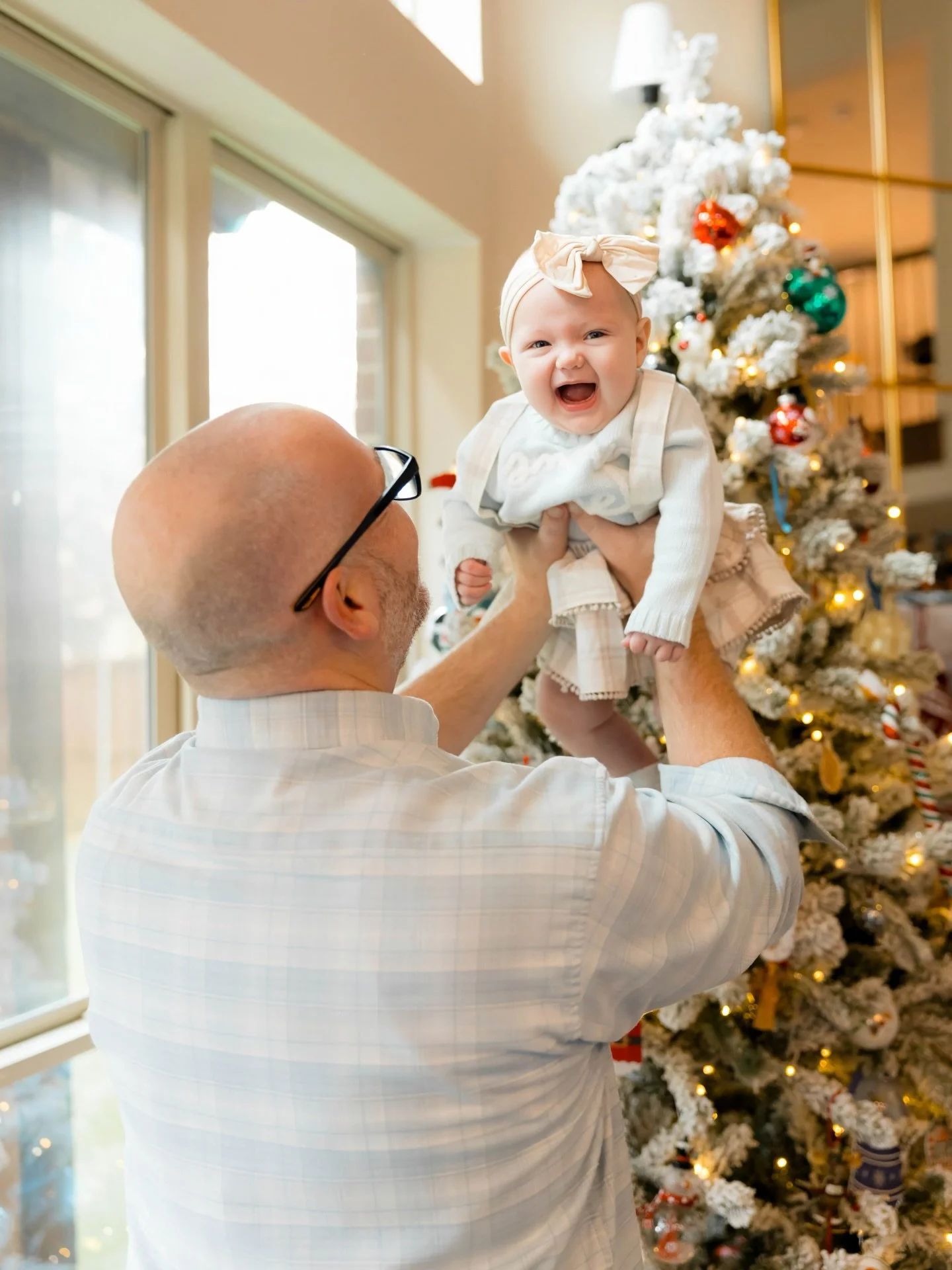 Home for the holidays ✨ 

Associate shot by @maegan.paigealexisphoto 
Edited by @paigealexisphotography 

.
.
.
#dfwfamilyphotographer #dallasfamilyphotographer #fortworthfamilyphotographer #dallasphotographer #fortworthphotographer