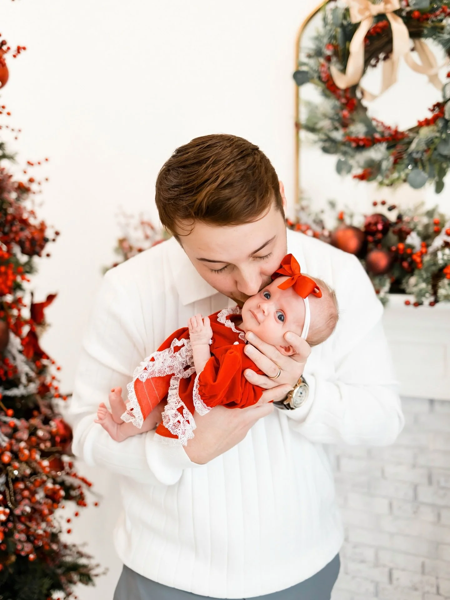 Happy Christmas Eve everyone 🥰🥰🥰

A real life Santa baby 🥹

.
.
.
#dfwfamilyphotographer #dallasfamilyphotographer #fortworthnewbornphotographer #dfwnewbornphotographer #dallasnewbornphotographer