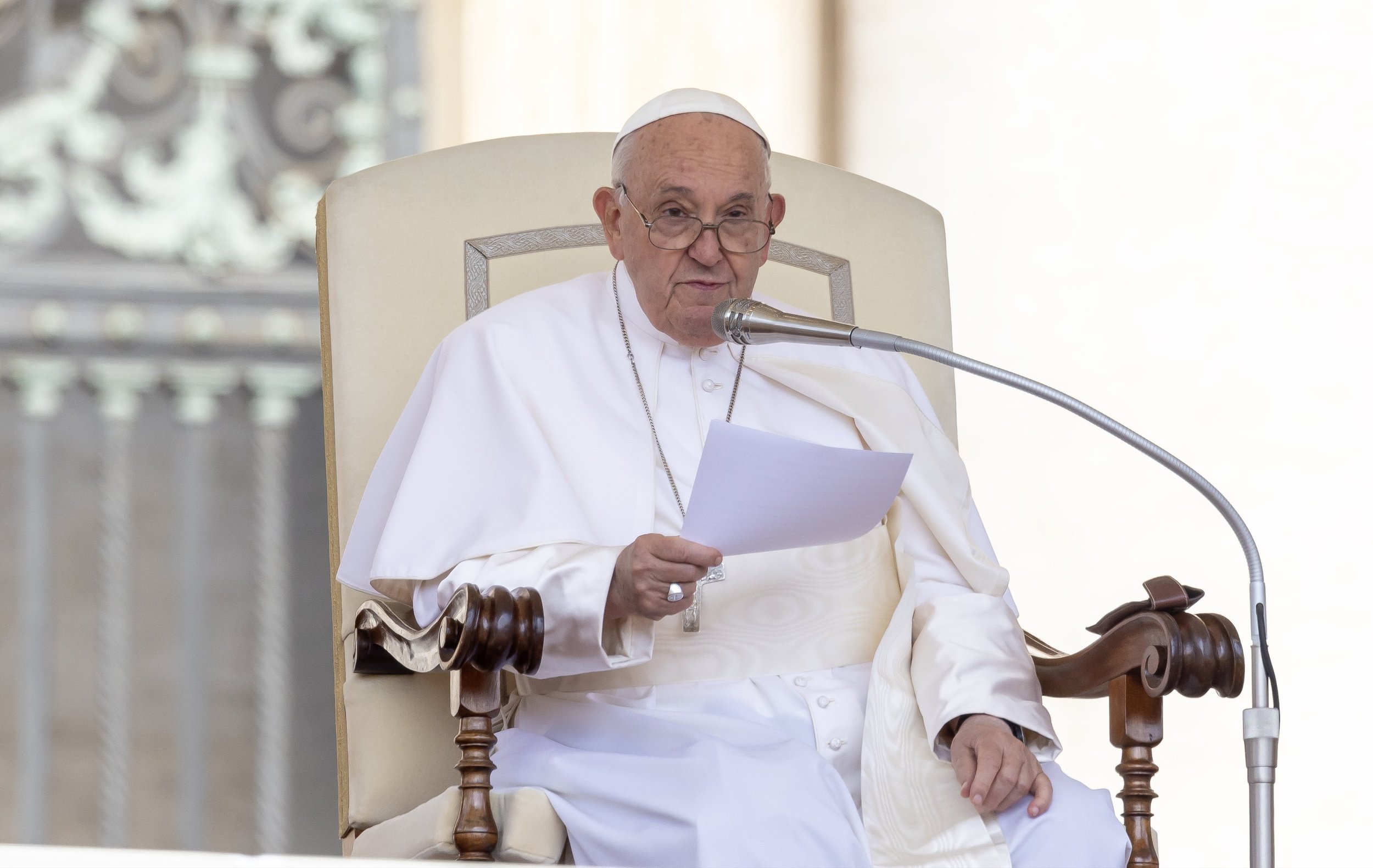 Pope Francis apologizes for using Gay slur