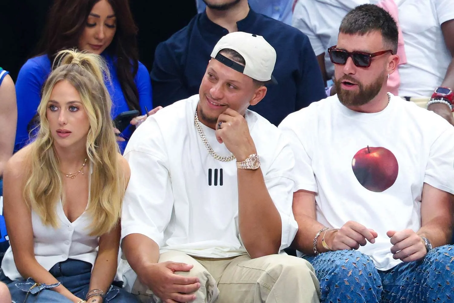 Travis Kelce Shakes Off Mavericks Game Boos