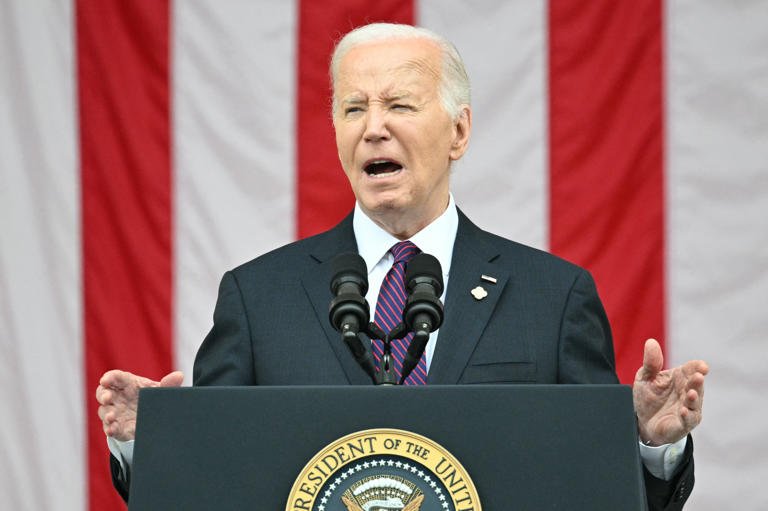 Joe Biden Sleeps During Memorial Day Speech