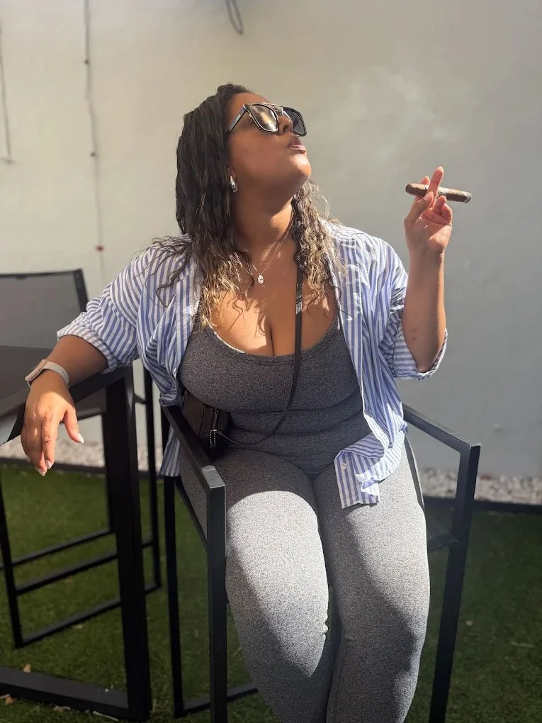 estate_cigars_and_social_chica_and_her_cigar.jpg